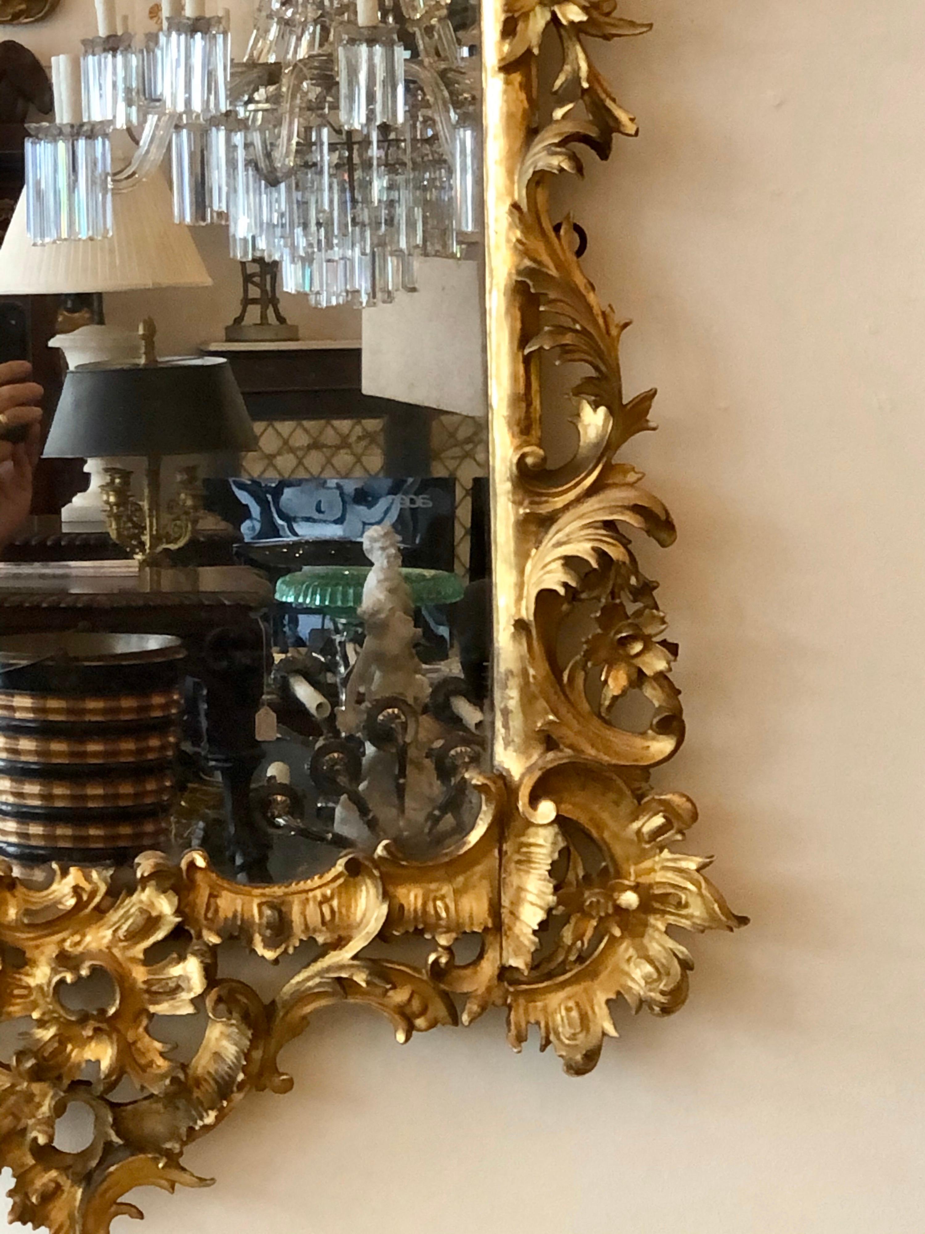 Miroir Chippendale anglais en bois doré sculpté, 18ème siècle en vente 1