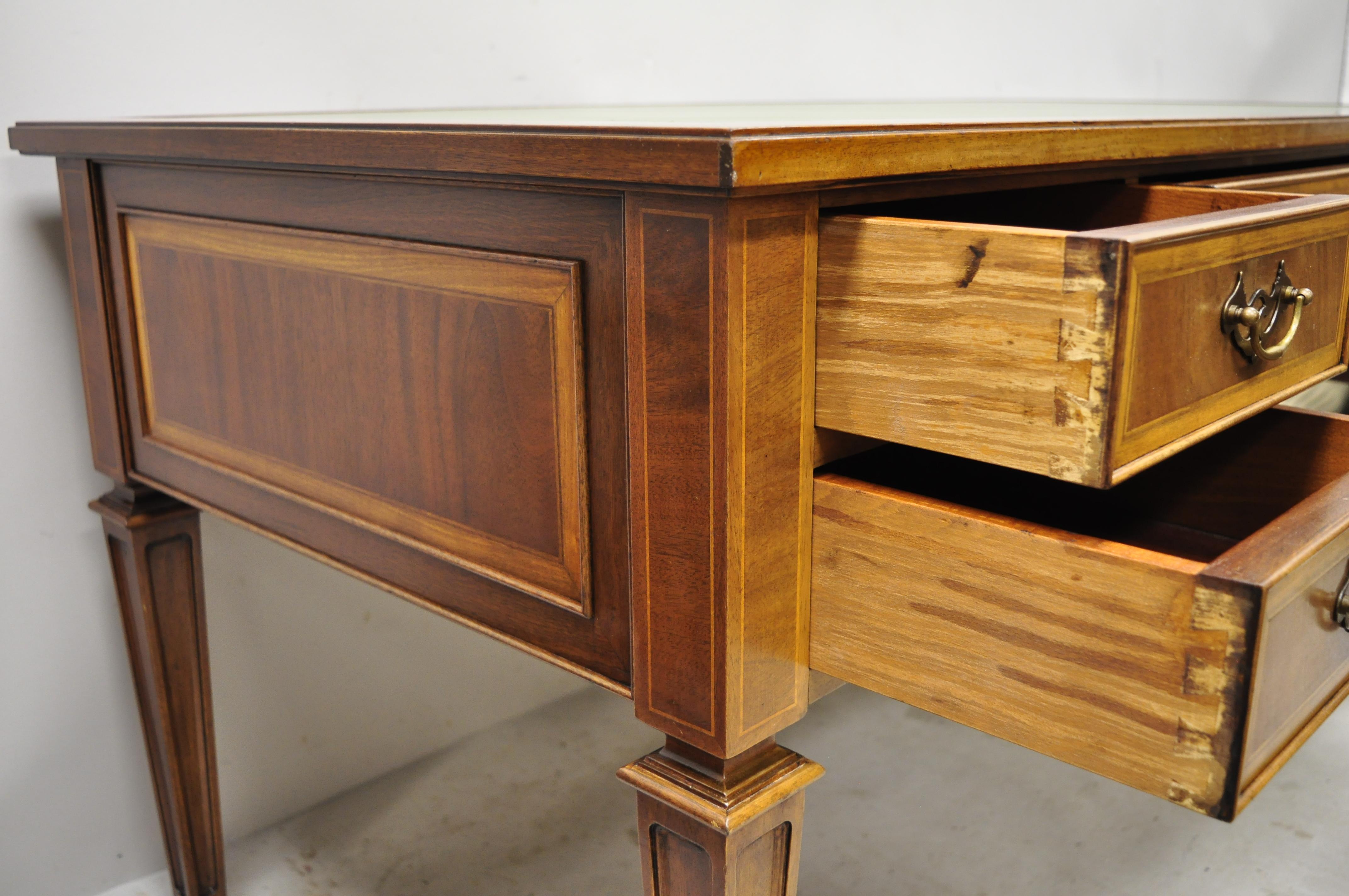 English Chippendale Green Leather Top Crotch Mahogany Executive Office Desk In Good Condition In Philadelphia, PA