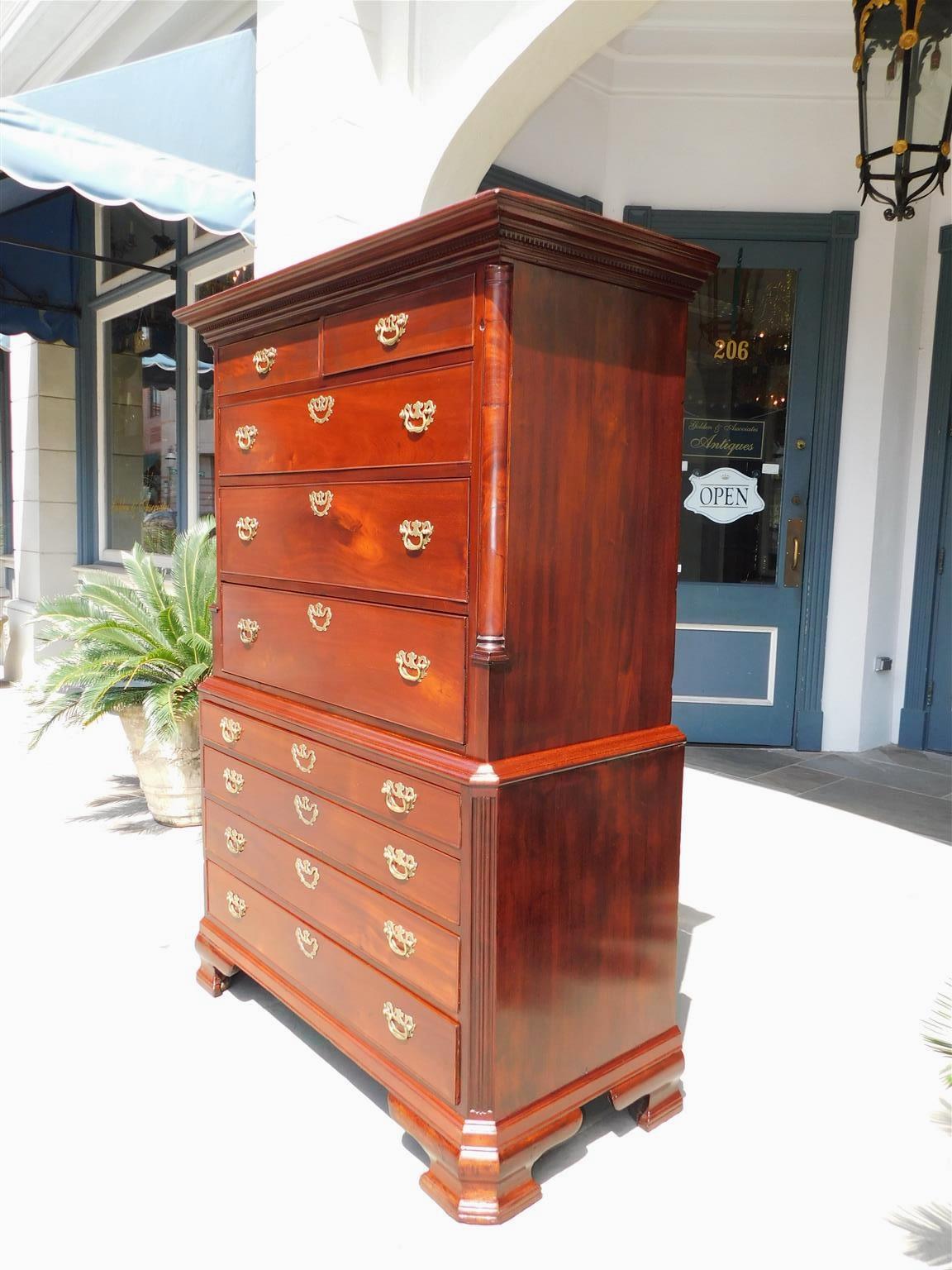 English Chippendale Maghogany Chest on Chest with Interior Desk, Circa 1750 In Excellent Condition For Sale In Hollywood, SC
