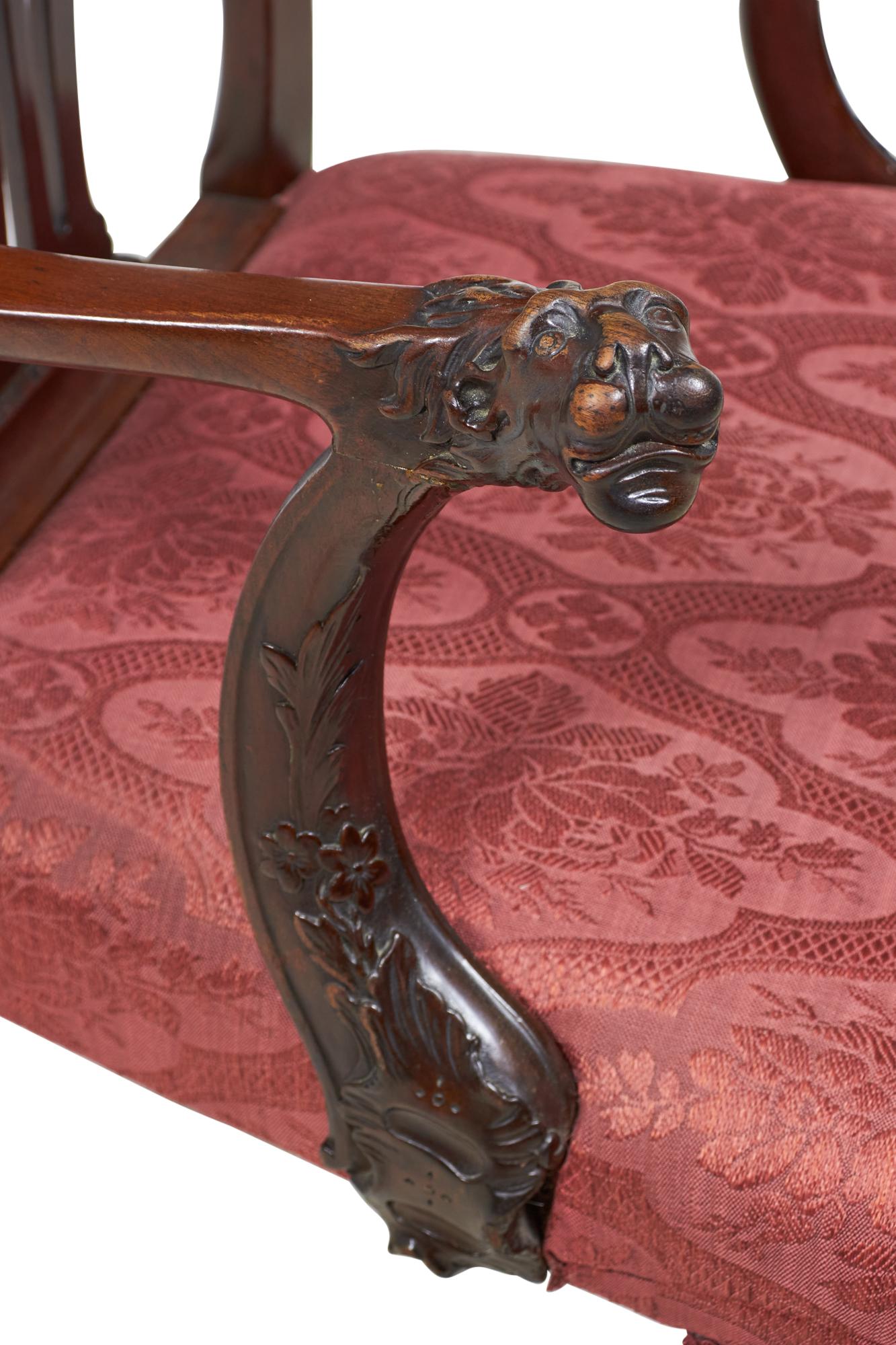 Englischer Chippendale-Esszimmerstuhl aus Mahagoni mit roter Polsterung im Angebot 4