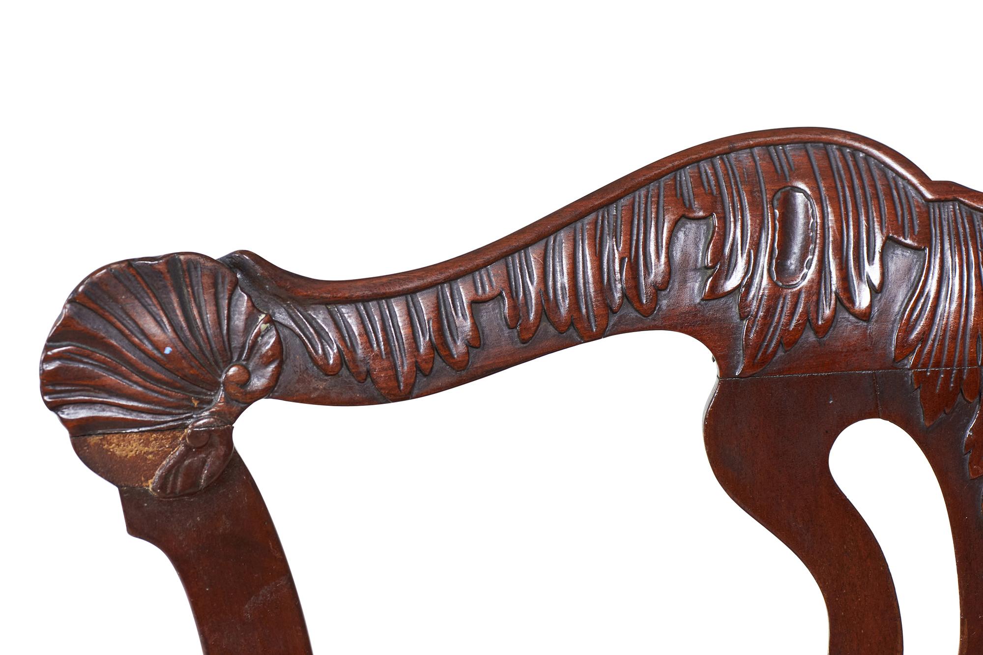 Englischer Chippendale-Esszimmerstuhl aus Mahagoni mit roter Polsterung im Angebot 6