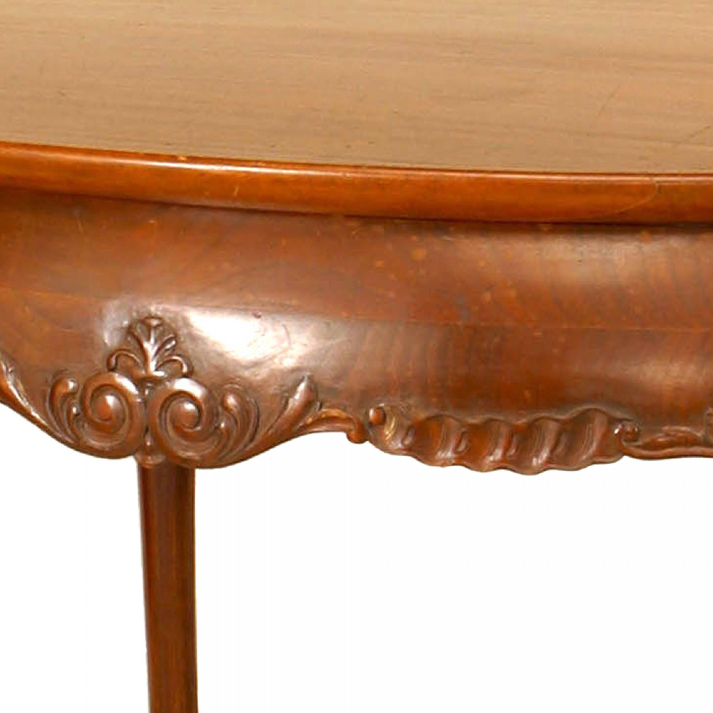 English Chippendale Mahogany Center Table In Good Condition For Sale In Queens, NY