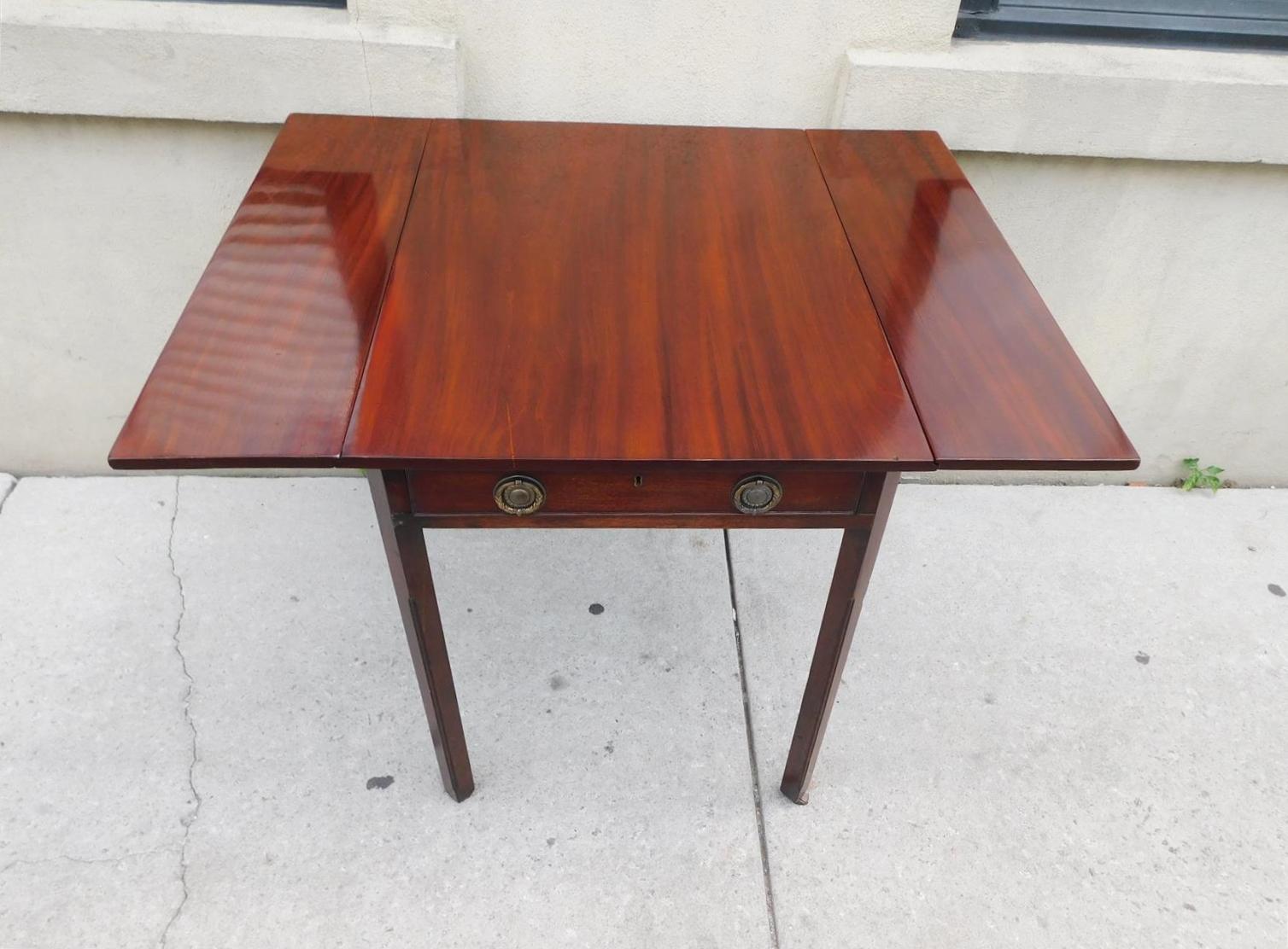 English Chippendale Mahogany Drop Leaf Pembroke Table w/ Barrel Casters, C. 1770 For Sale 1