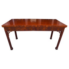 Table console Chippendale anglaise en acajou chantouré avec pieds Marlborough, 1770