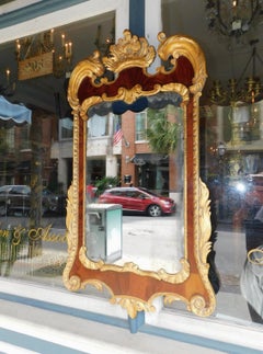 Englischer Chippendale-Wandspiegel aus vergoldetem Mahagoni, geschnitztem Holz und Gesso mit Blumenmotiven, ca. 1750