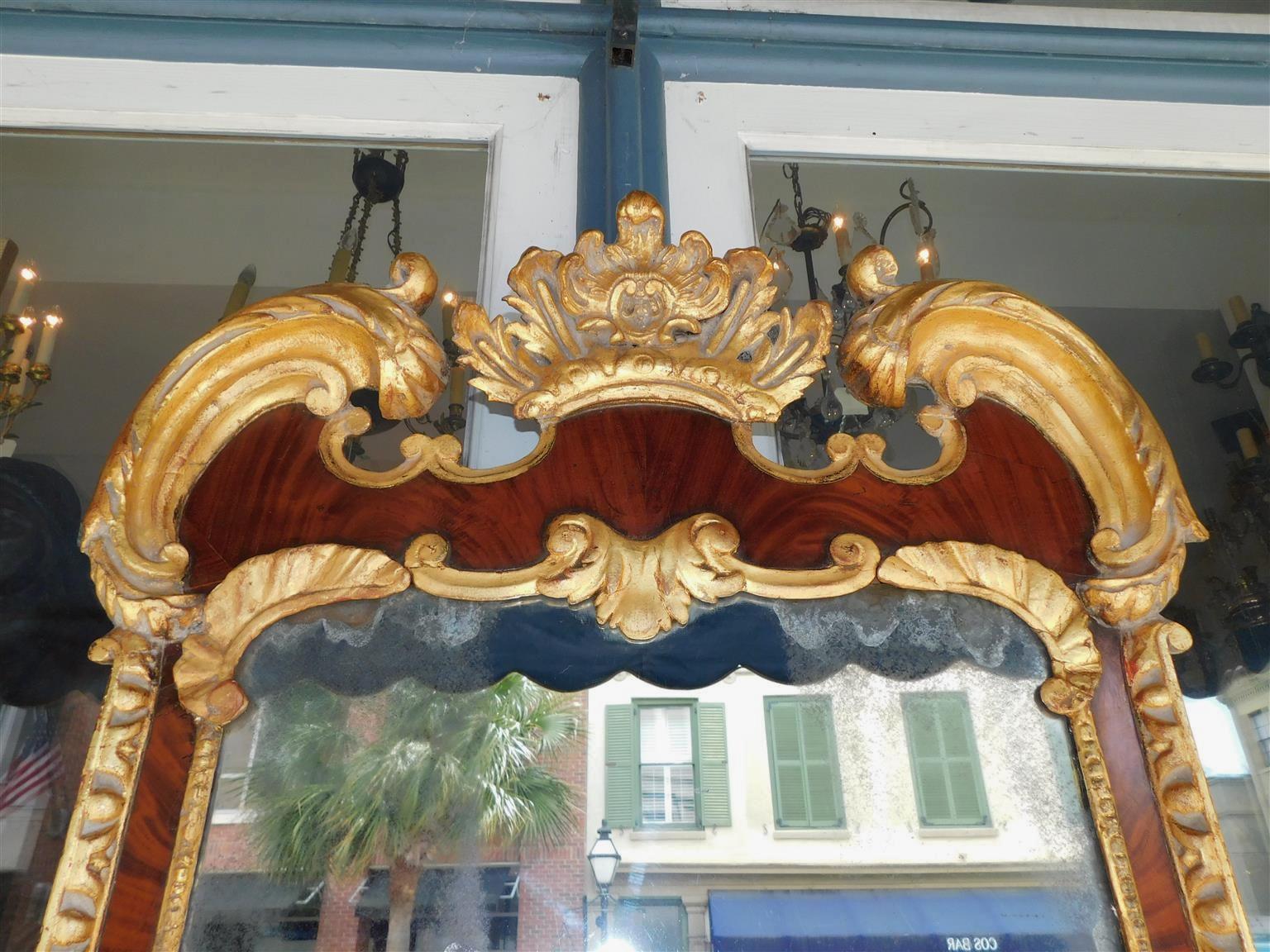 English Chippendale Mahogany Gilt Carved Wood & Gesso Floral Wall Mirror C. 1750 In Excellent Condition For Sale In Hollywood, SC