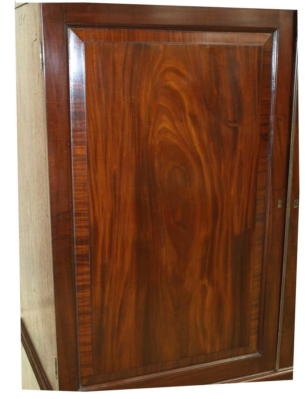 English Chippendale Mahogany Linen Press For Sale 1