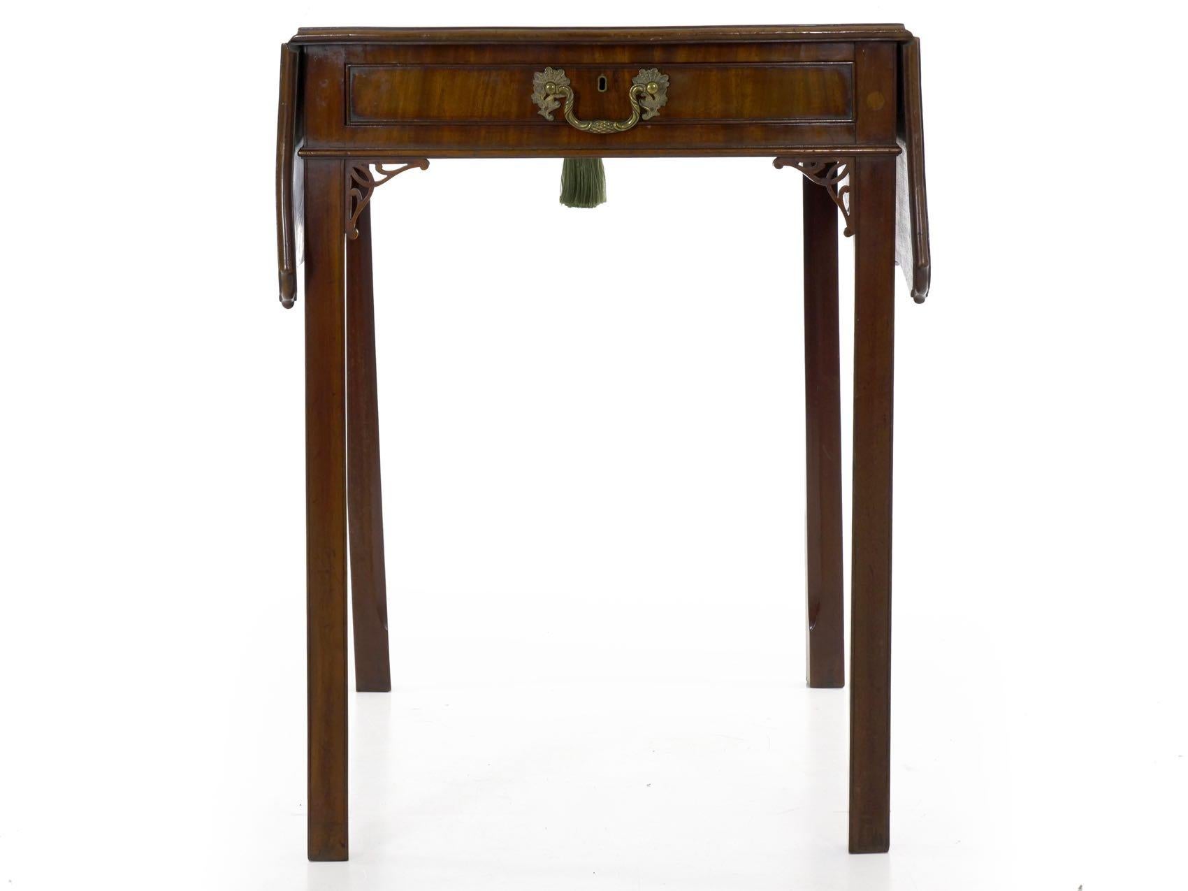 18th Century and Earlier English Chippendale Mahogany Pembroke Accent Table, circa 1780