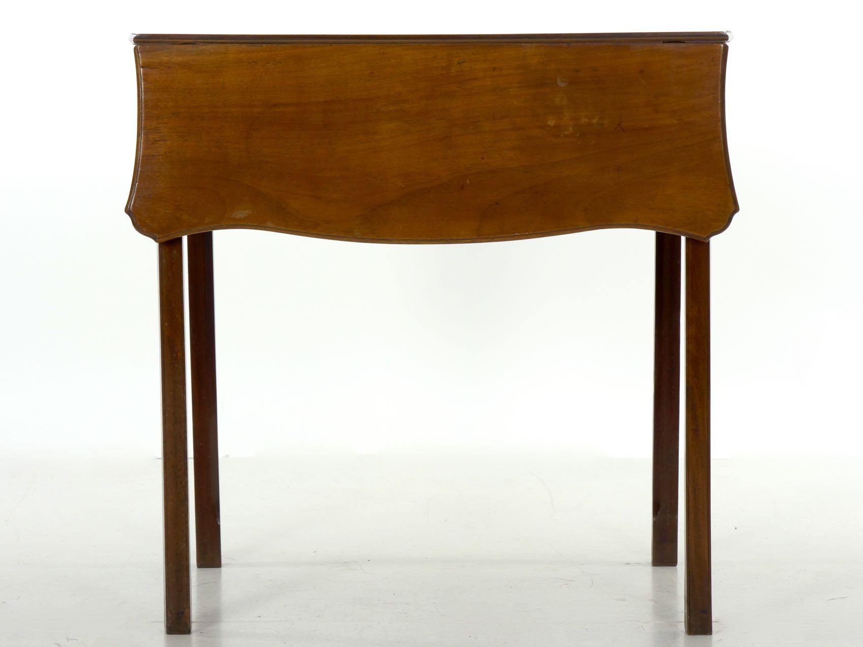 English Chippendale Mahogany Pembroke Accent Table, circa 1780 3