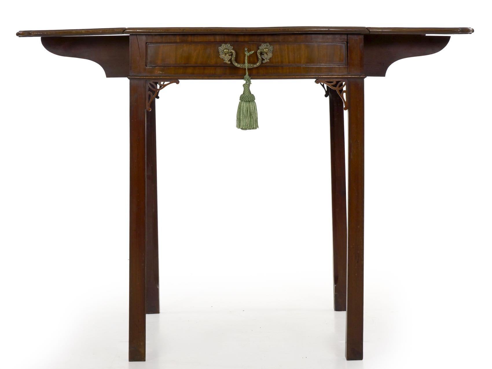 English Chippendale Mahogany Pembroke Accent Table, circa 1780 4