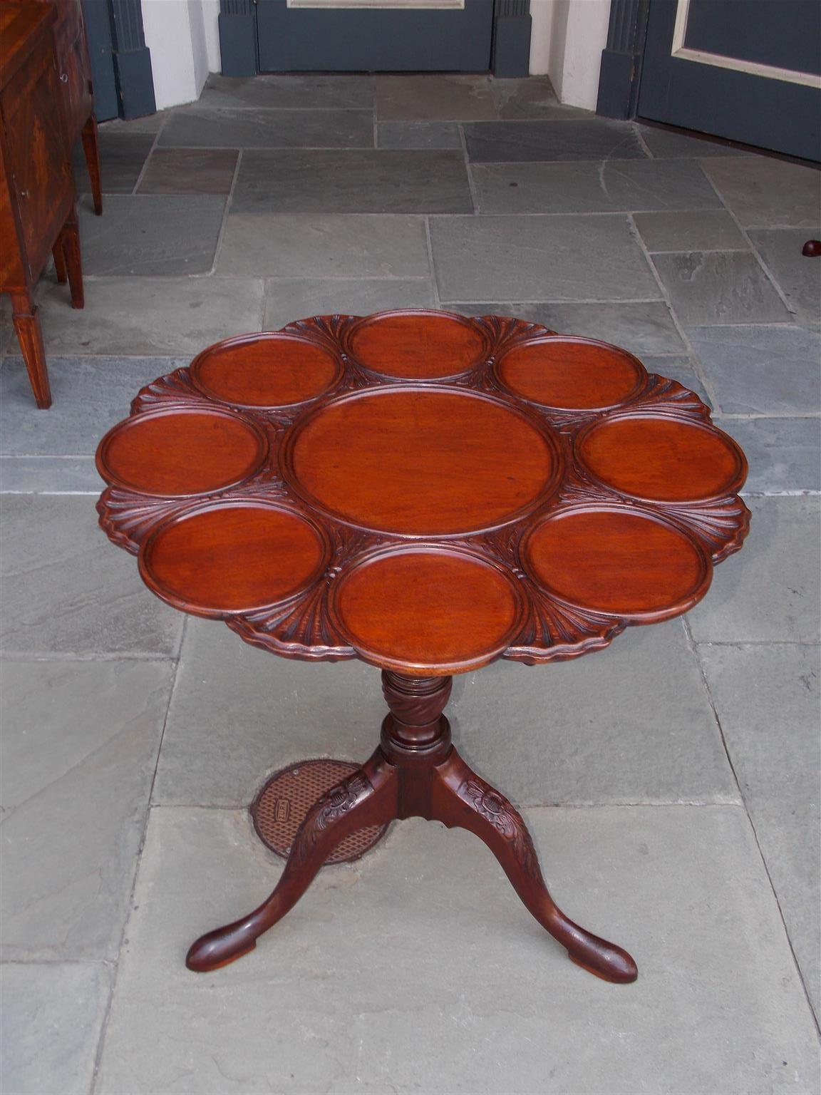 Hand-Carved English Chippendale Mahogany Shell and Acanthus Carved Dessert Table, Circa 1760 For Sale