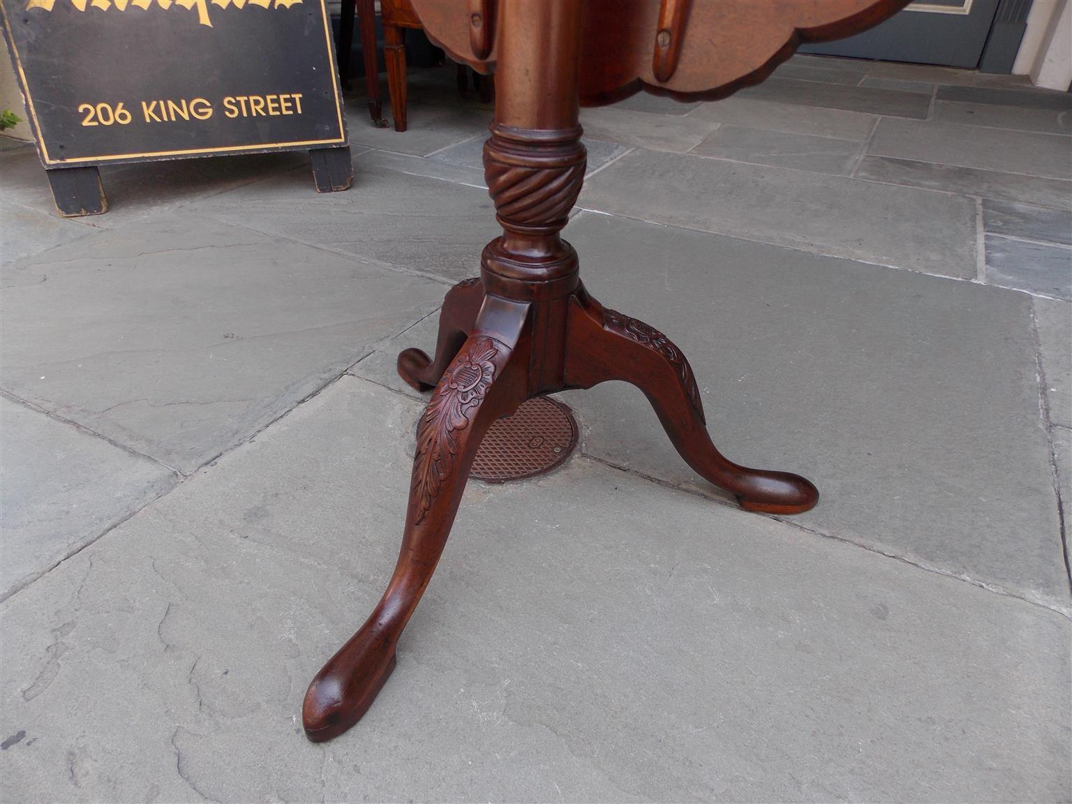 English Chippendale Mahogany Shell and Acanthus Carved Dessert Table, Circa 1760 For Sale 3