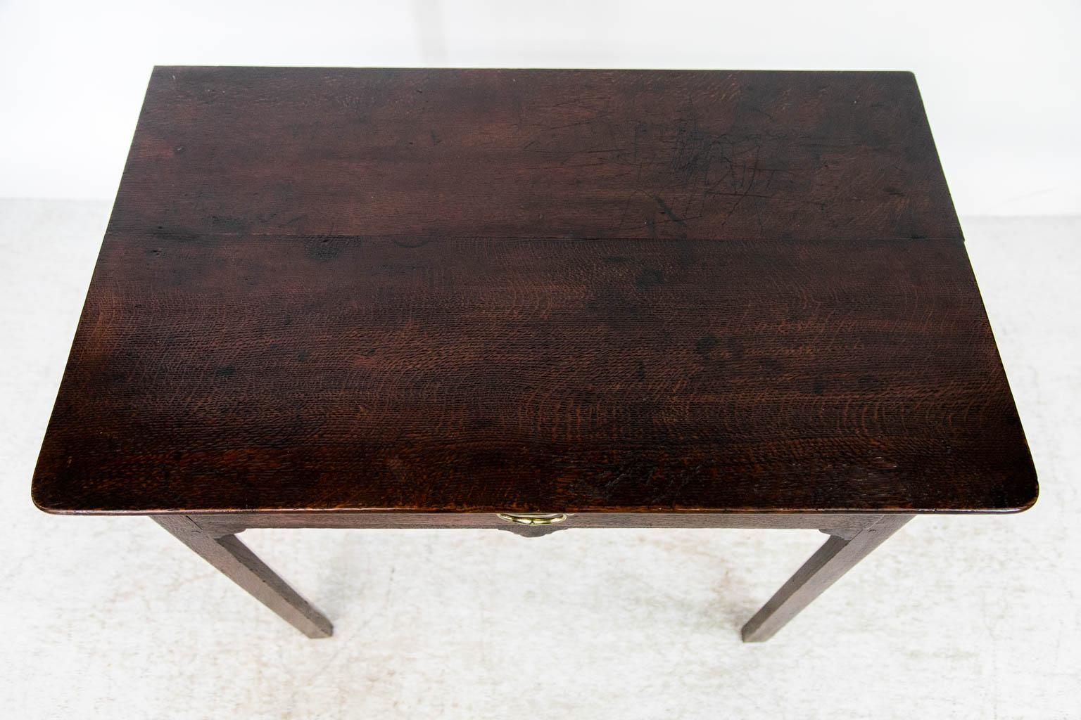 Late 18th Century English Chippendale Mahogany Side Table For Sale