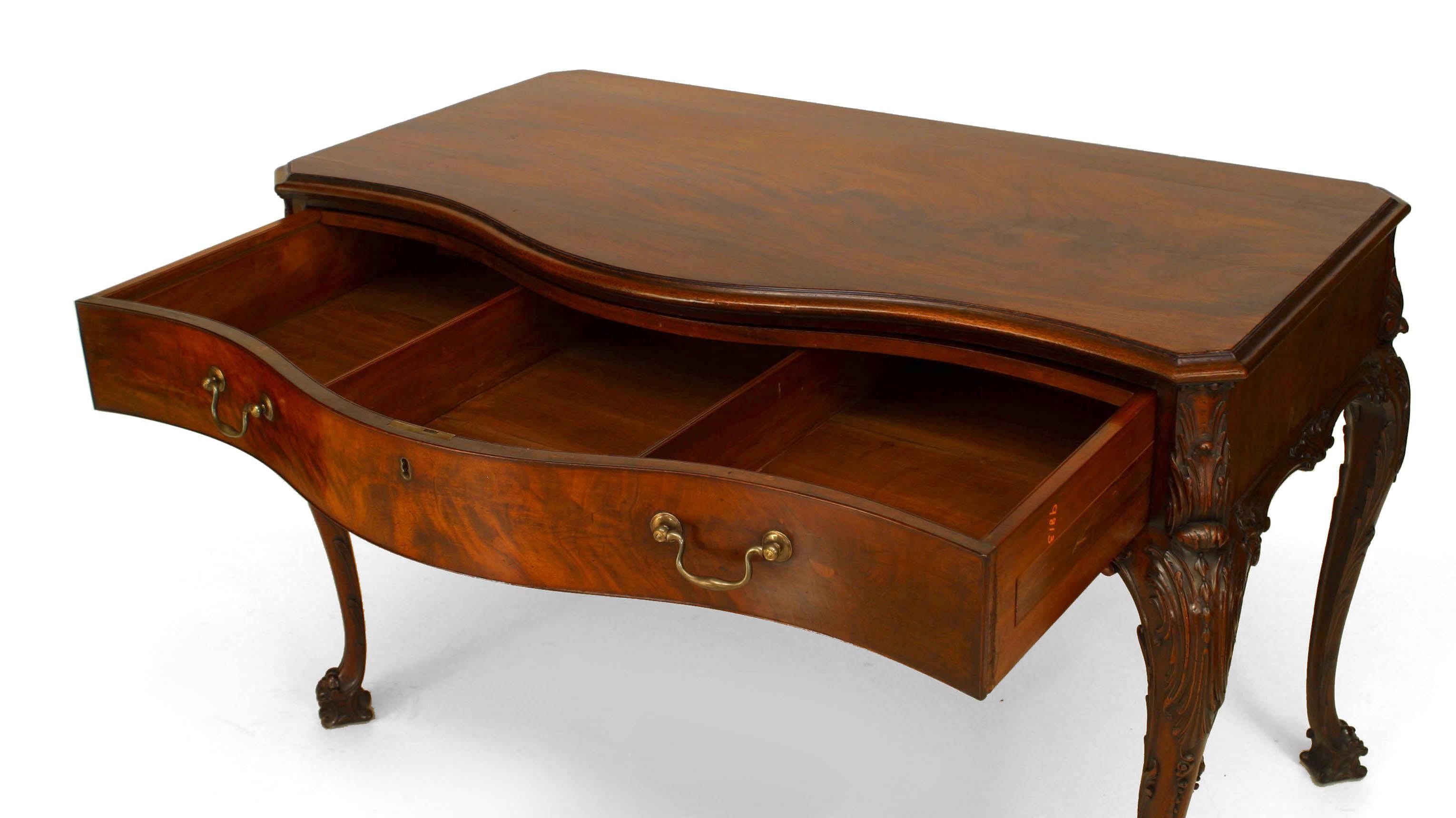 Mesa escritorio inglesa de caoba Chippendale en Bueno estado para la venta en Queens, NY