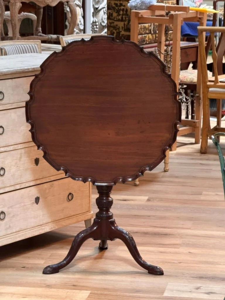 Mesa basculante inglesa de caoba Chippendale, S. XVIII Inglés en venta