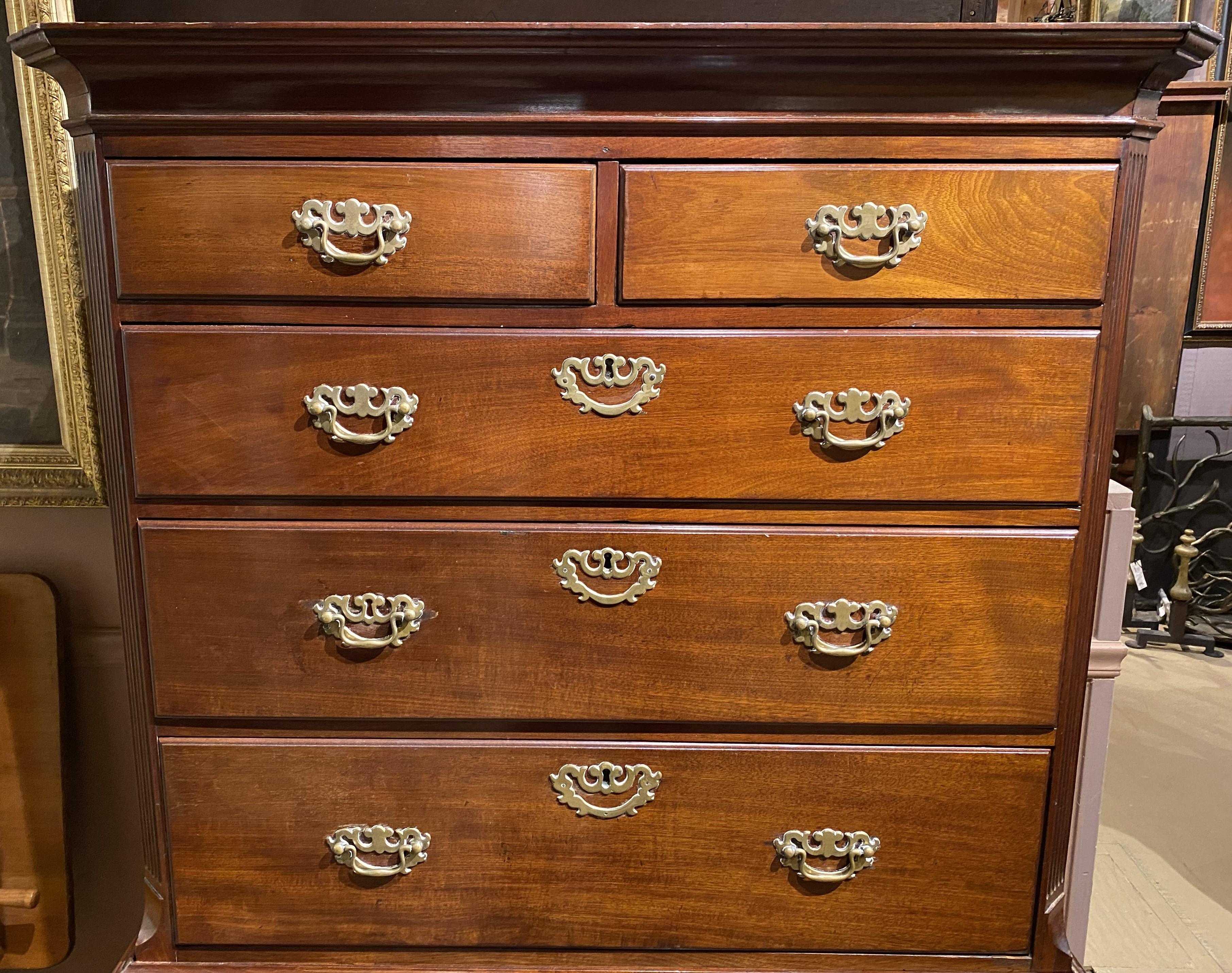 English Chippendale Mahogany Two Part Chest on Chest circa 1780 In Good Condition In Milford, NH