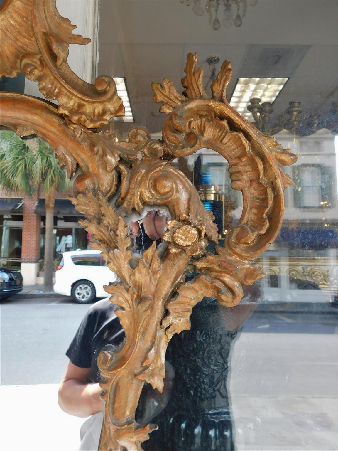 English Chippendale Oval Gilt Wood & Gesso Floral Cartouche Wall Mirror, C 1770 In Excellent Condition In Hollywood, SC