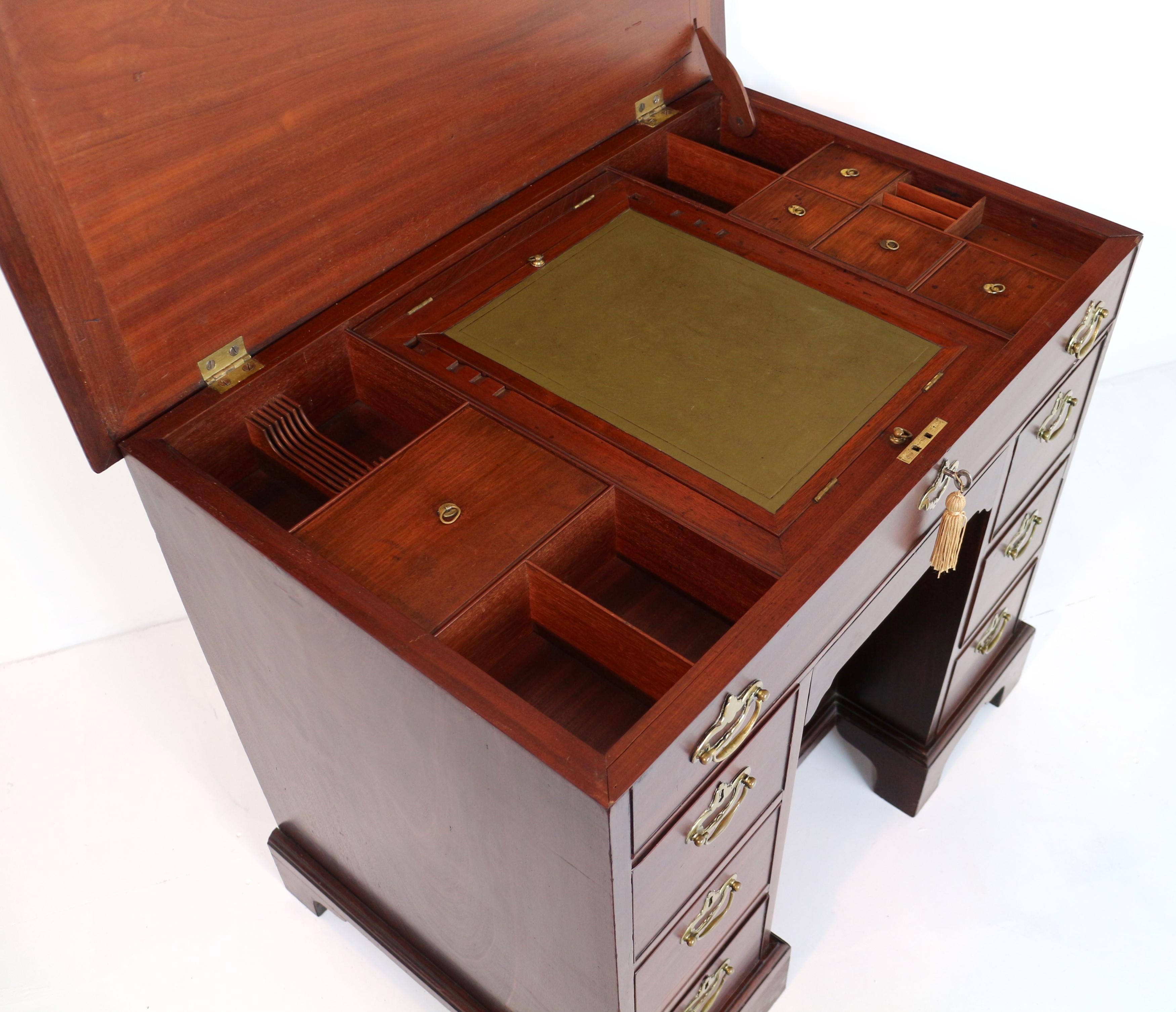English Chippendale Period George II Red Walnut Kneehole Desk Dressing Table For Sale 5