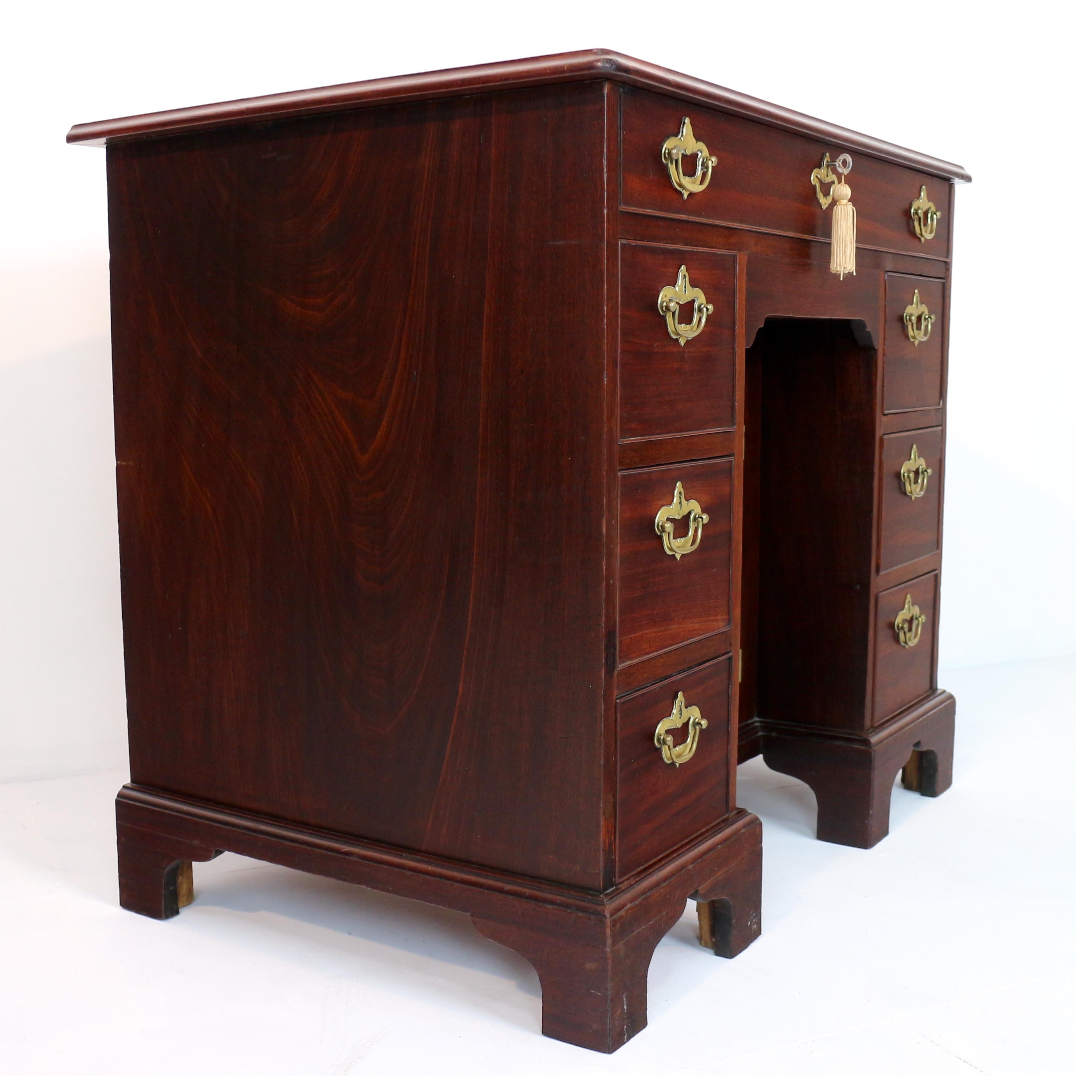 English Chippendale Period George II Red Walnut Kneehole Desk Dressing Table For Sale 11