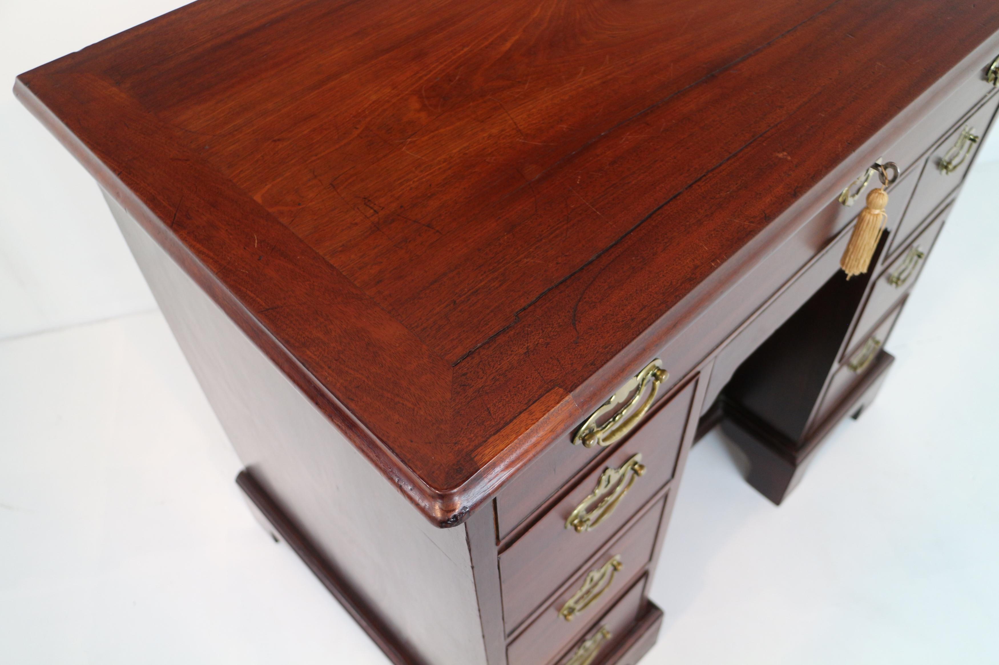 English Chippendale Period George II Red Walnut Kneehole Desk Dressing Table For Sale 3