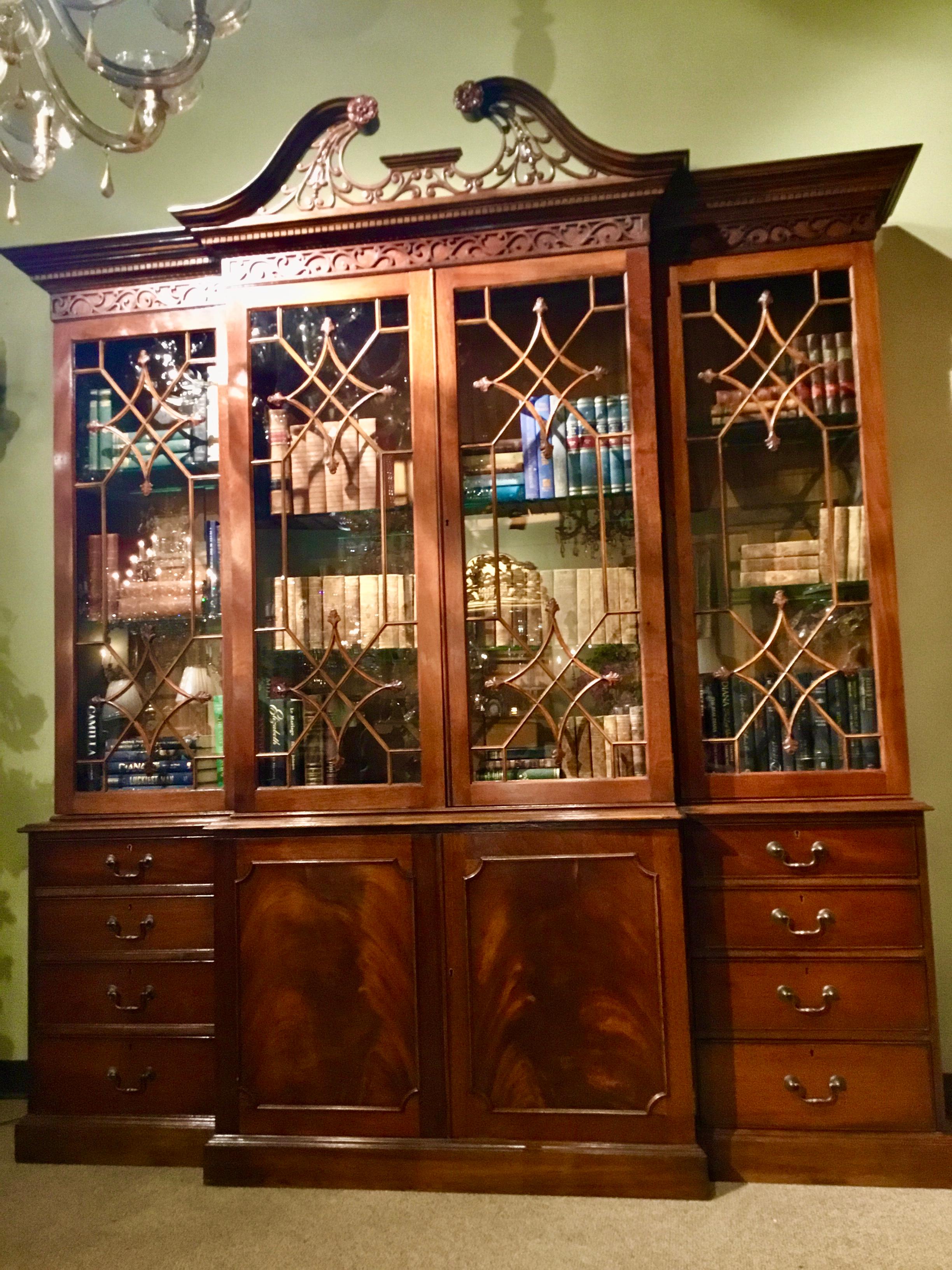 English Chippendale Style Breakfront/Bookcase, Mahogany with Arched Pediment In Good Condition In Houston, TX