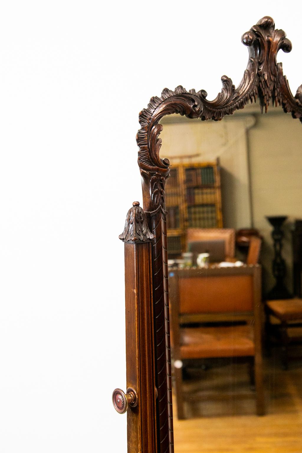 Early 20th Century English Chippendale Style Carved Cheval Mirror For Sale