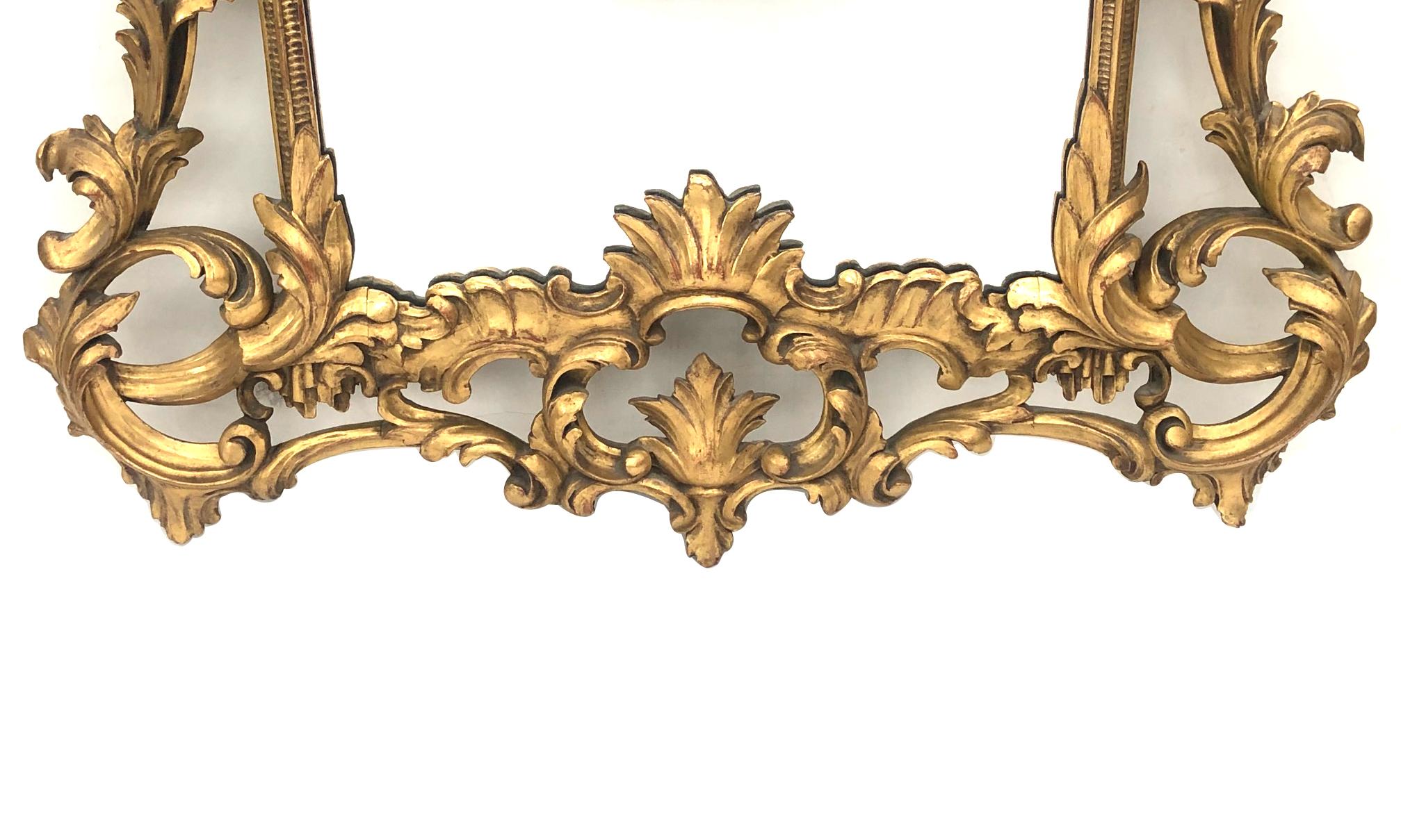 English Chippendale Style Carved Giltwood Mirror in the Chinese Taste In Good Condition In San Francisco, CA