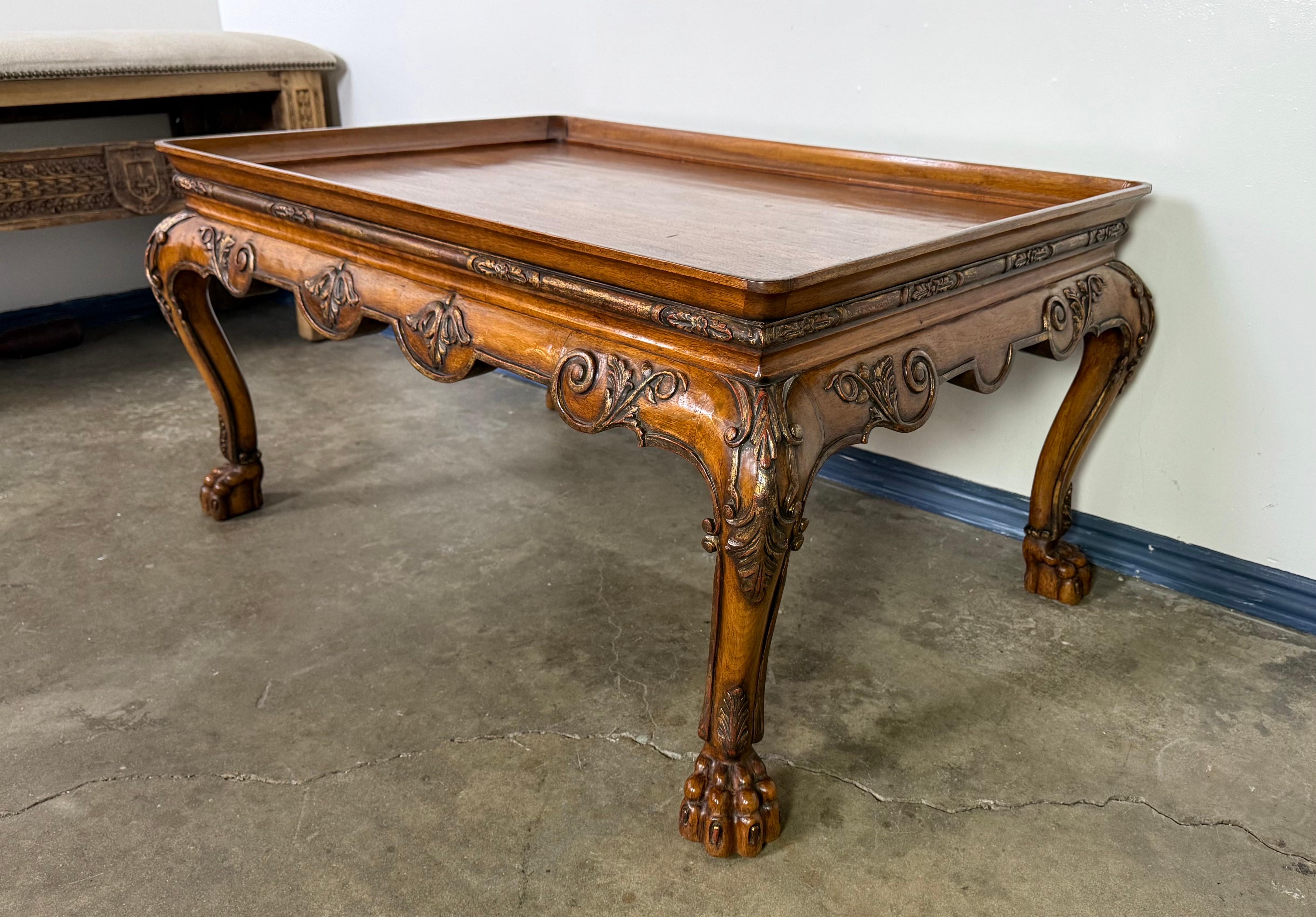 Table basse anglaise de style Chippendale en vente 4