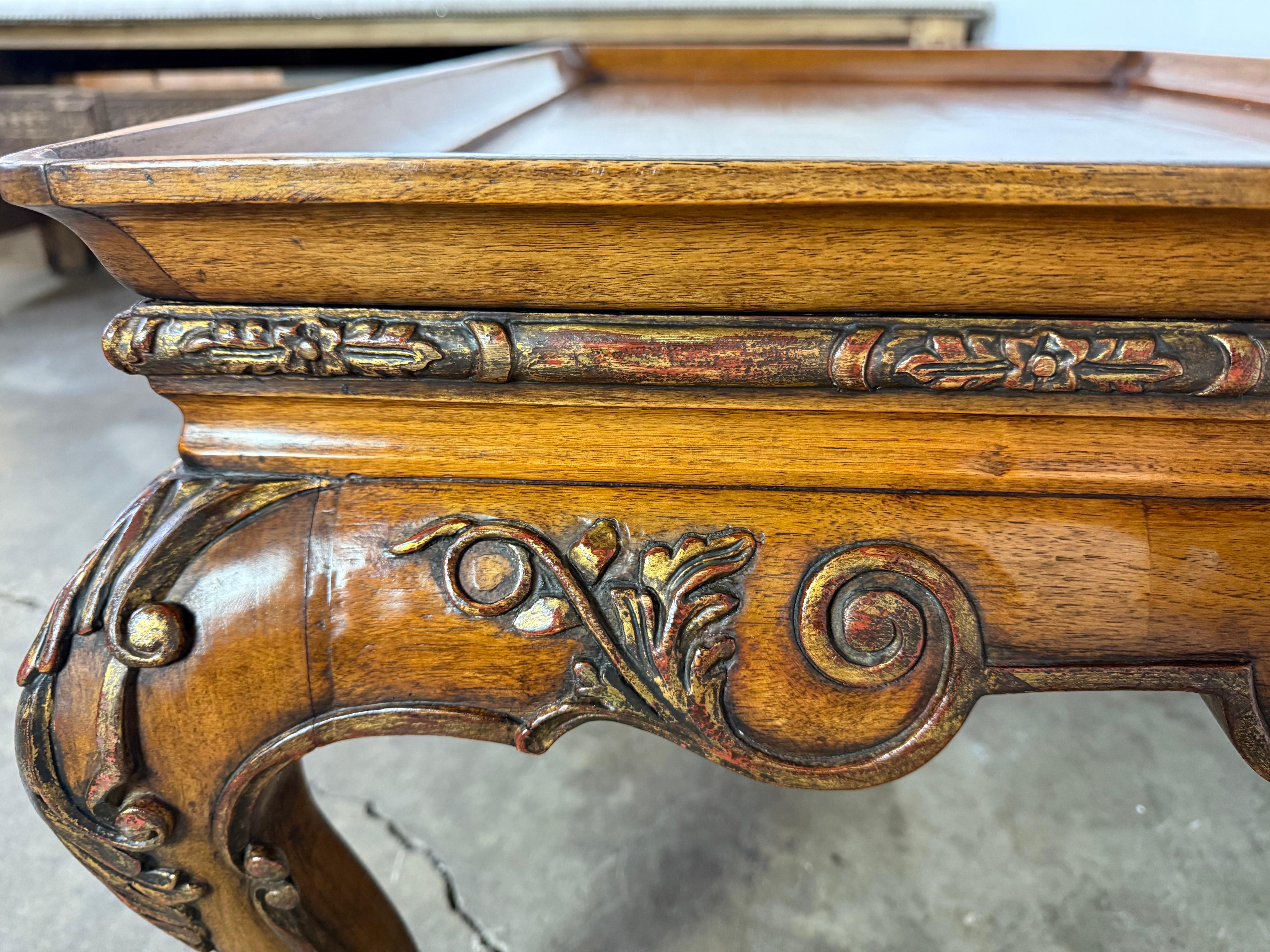 Table basse anglaise de style Chippendale en vente 8