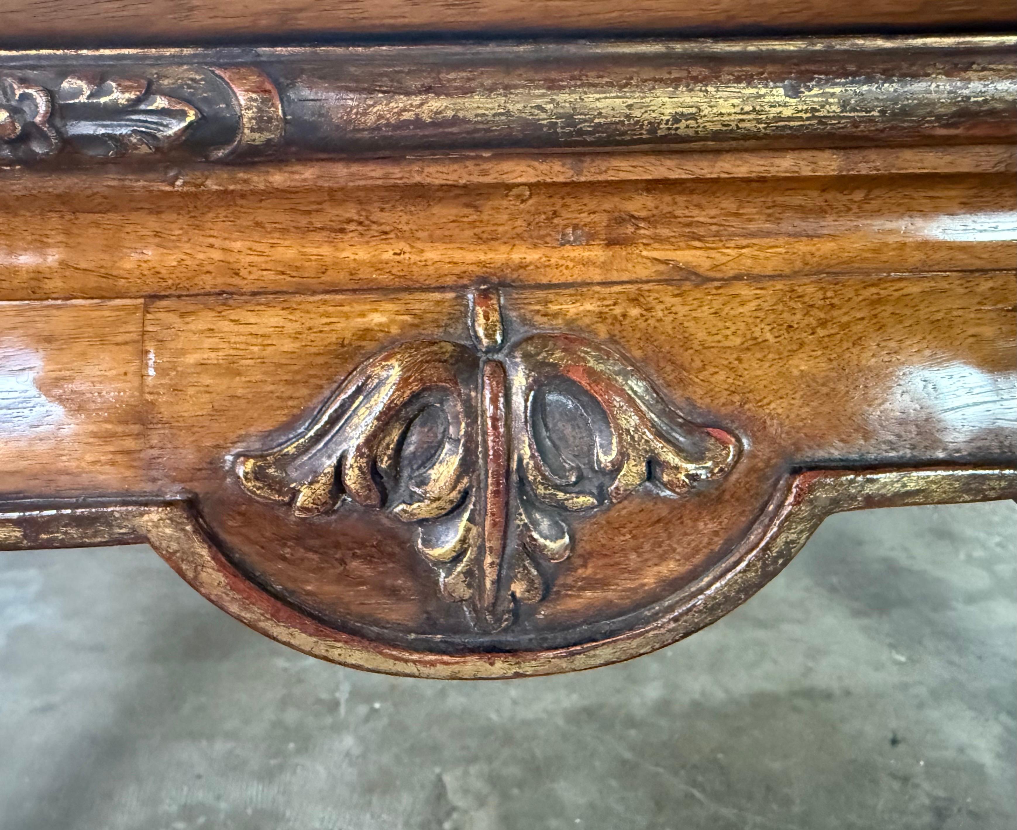 Acajou Table basse anglaise de style Chippendale en vente