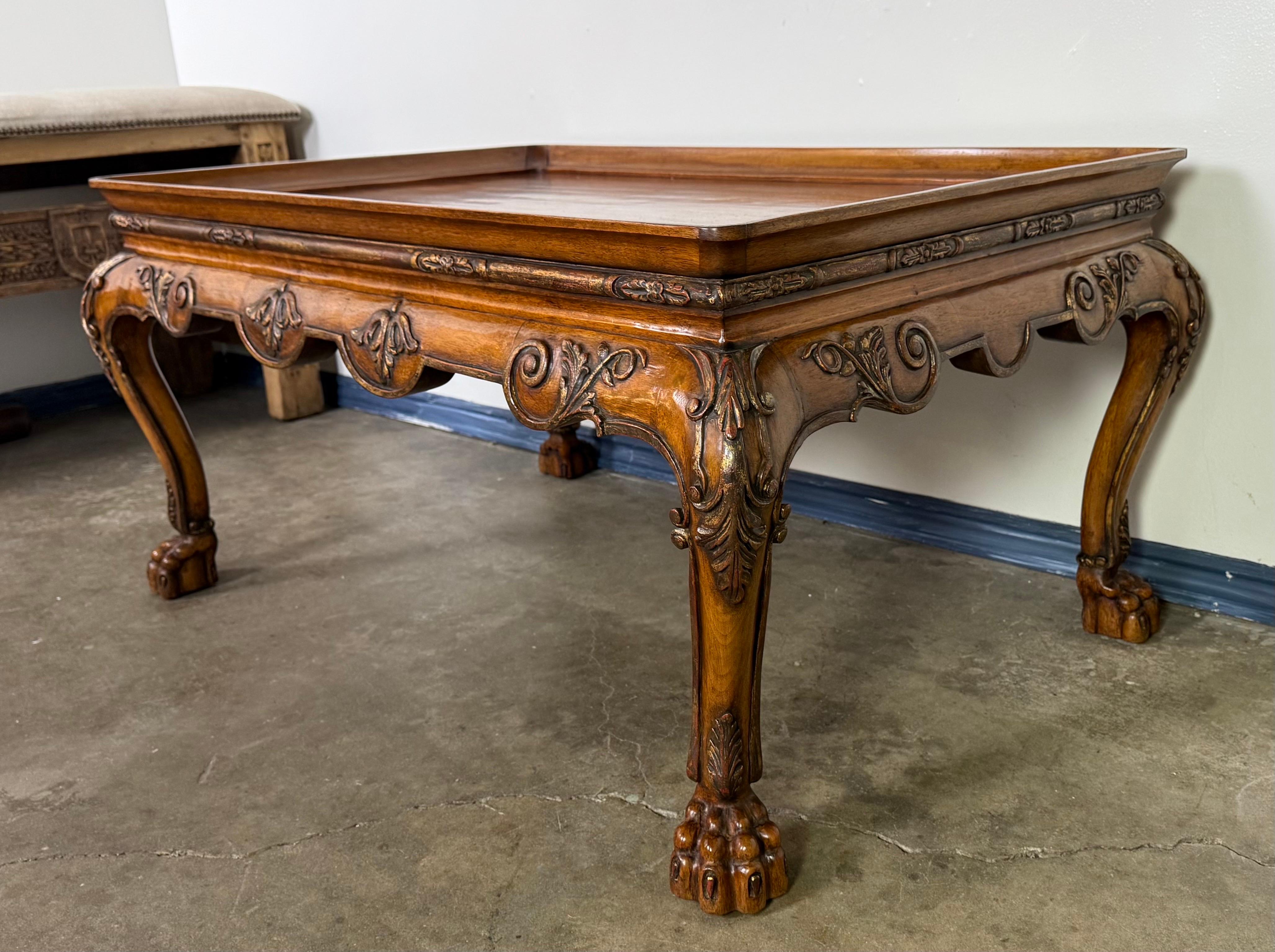 Table basse anglaise de style Chippendale en vente 3