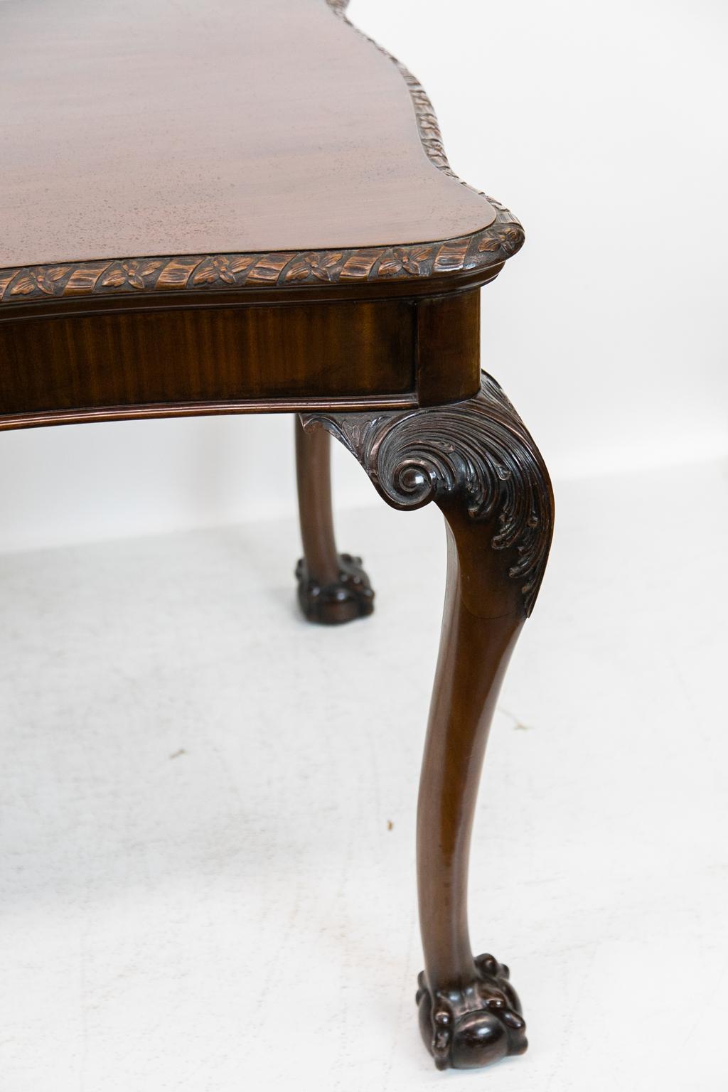 English Chippendale Style Table In Good Condition In Wilson, NC