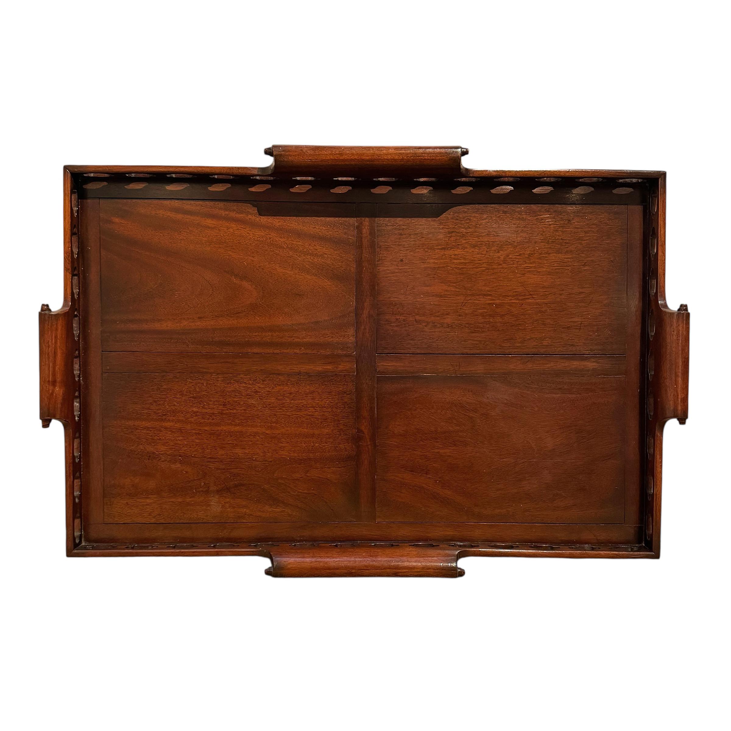 English Chippendale-Style Tray siglo XX en venta