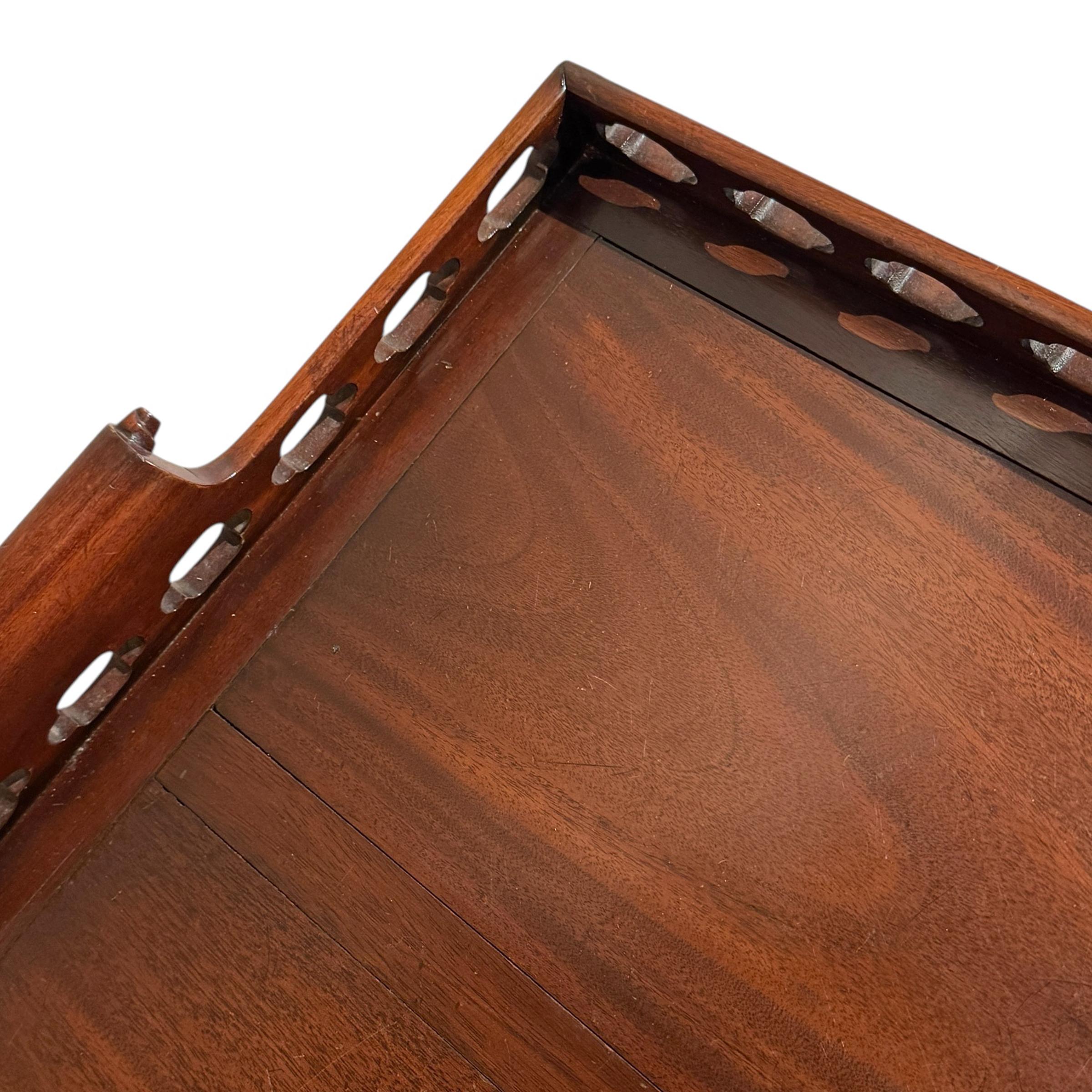 English Chippendale-Style Tray en venta 2