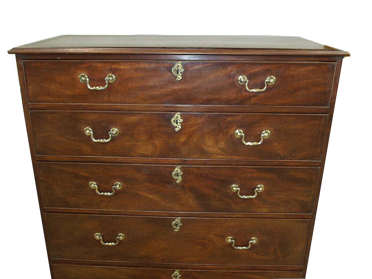 English Chippendale Two over Four Tall Chest In Good Condition For Sale In Wilson, NC