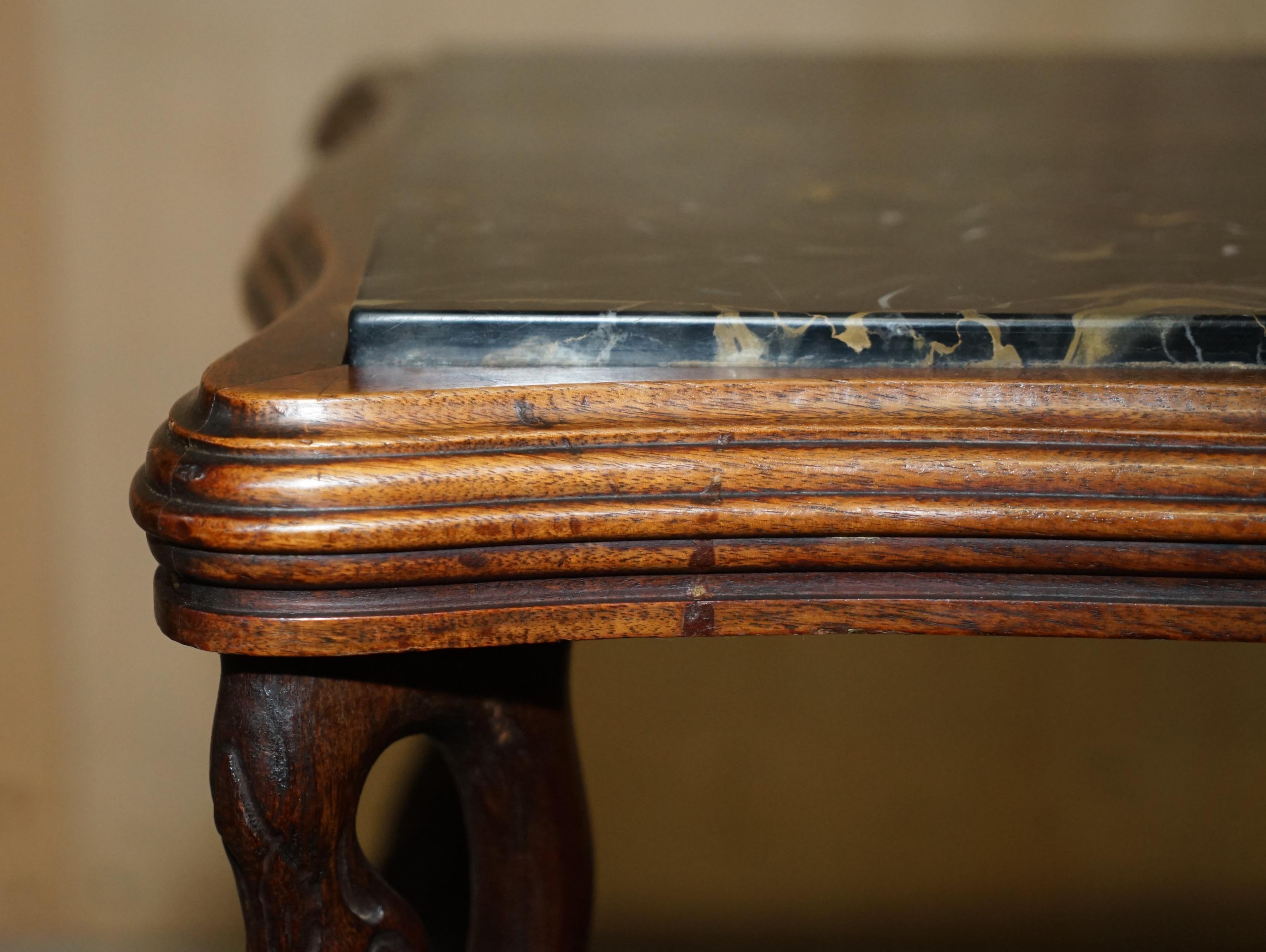 English Circa 1880 Ornately Hand Carved Swan Oak Side End Table Solid Marble Top In Good Condition In West Sussex, Pulborough