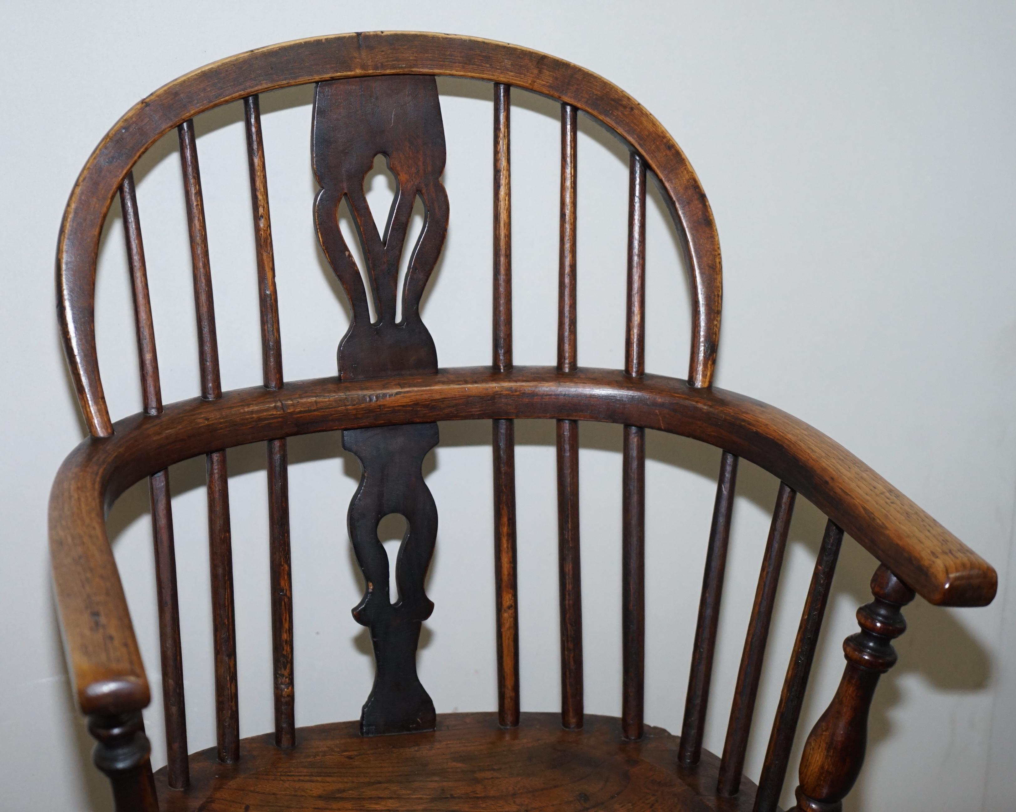 High Victorian English Classic Antique Victorian 19th Century Elm and Ashwood Windsor Armchair For Sale