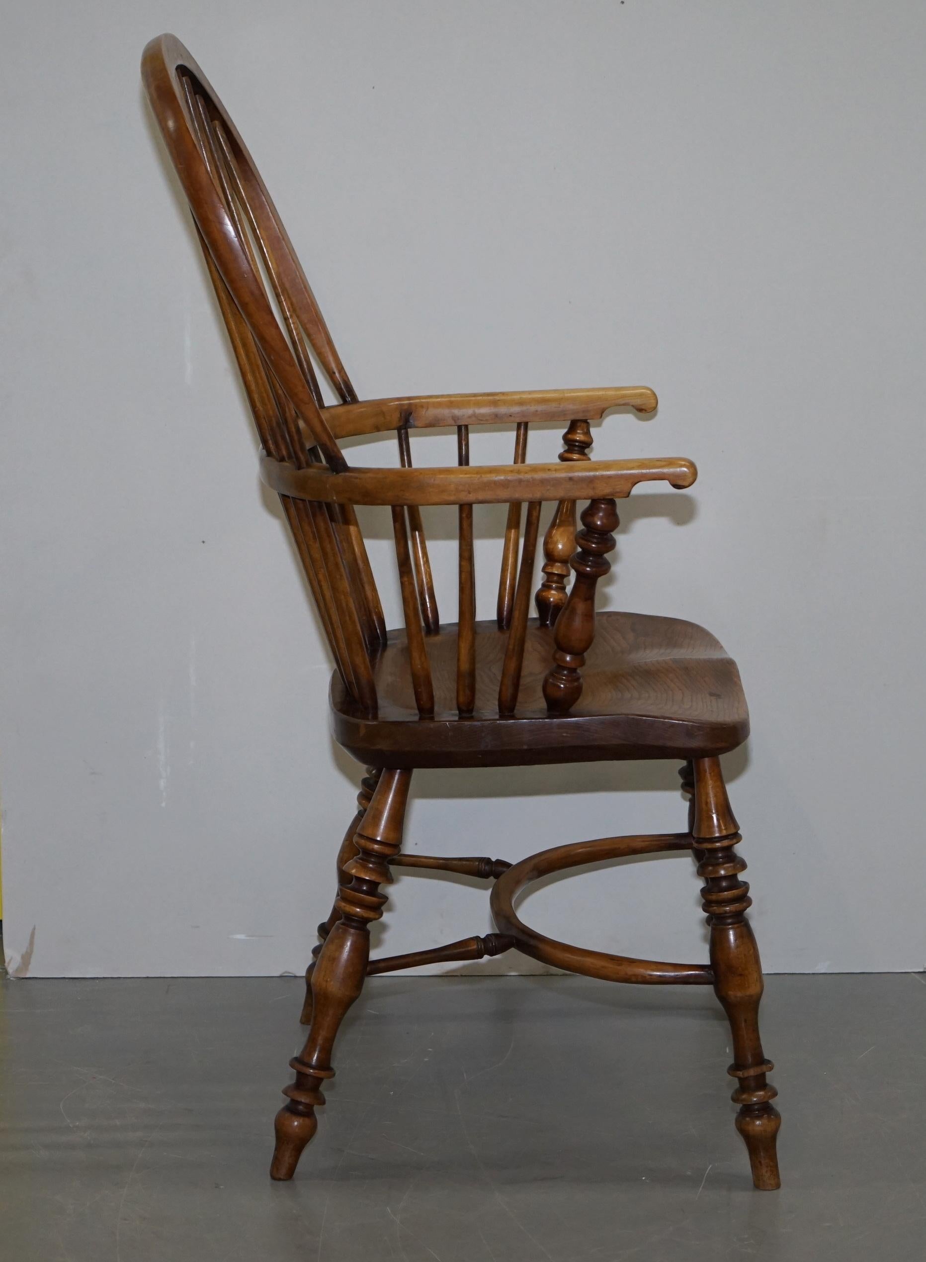 English Classic Antique Victorian 19th Century Elm High Back Windsor Armchair For Sale 9