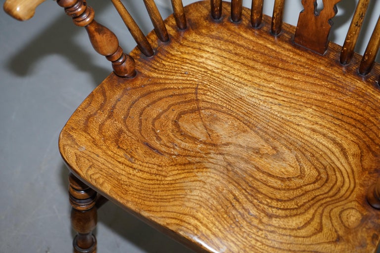 English Classic Antique Victorian 19th Century Elm Hoop Back Windsor
