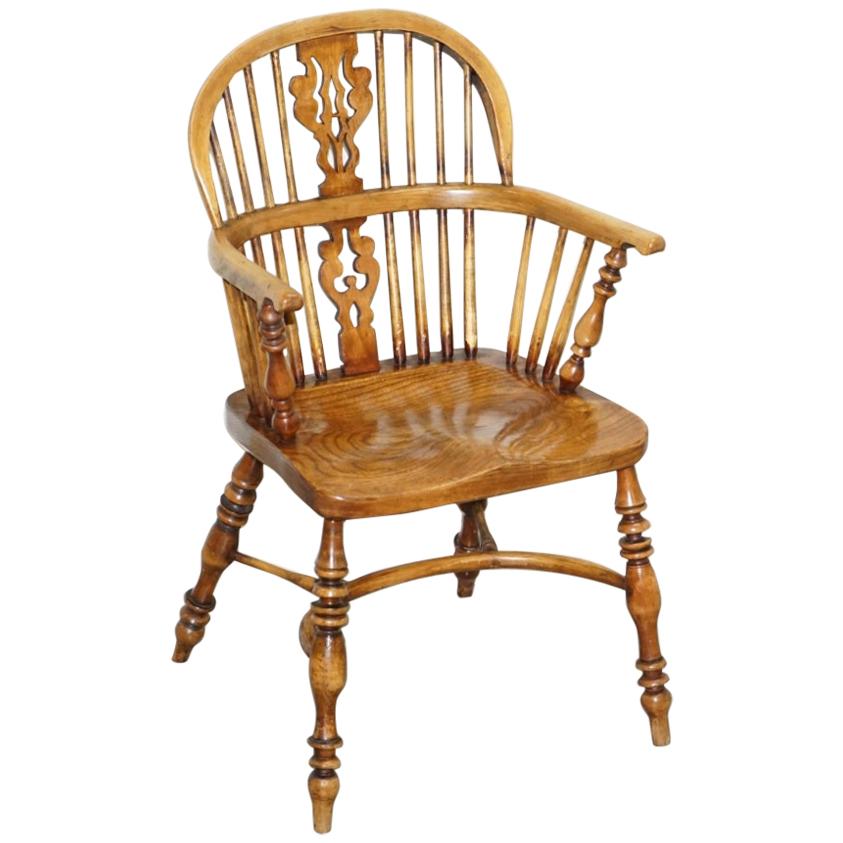 Fauteuil Windsor classique anglais ancien victorien du 19ème siècle à dossier en orme