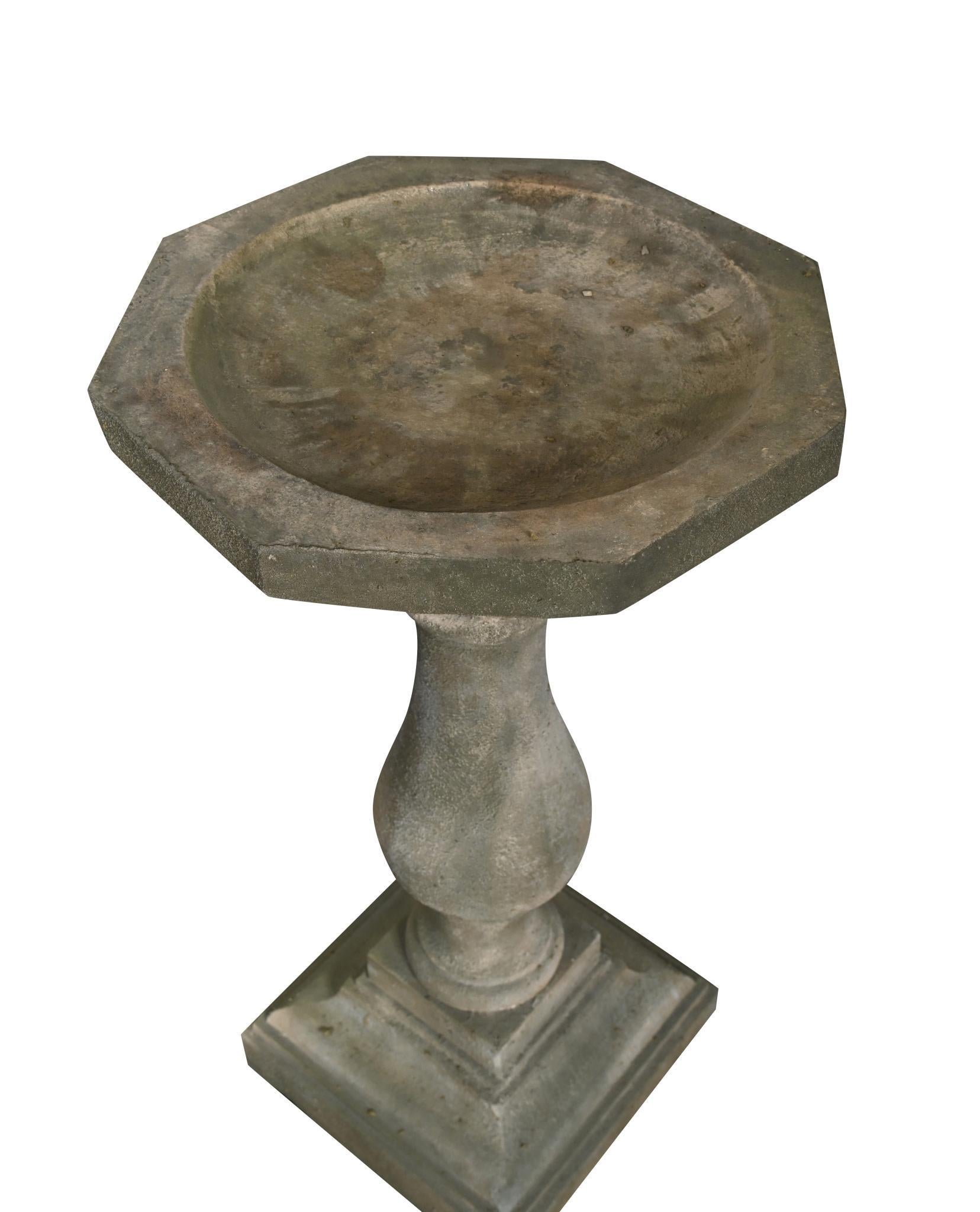 Victorian English Classic Bird Bath Garden Font Stone For Sale