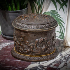 Englische klassische Repousse-Teetruhe aus Englisch von Grinsell und Bourne