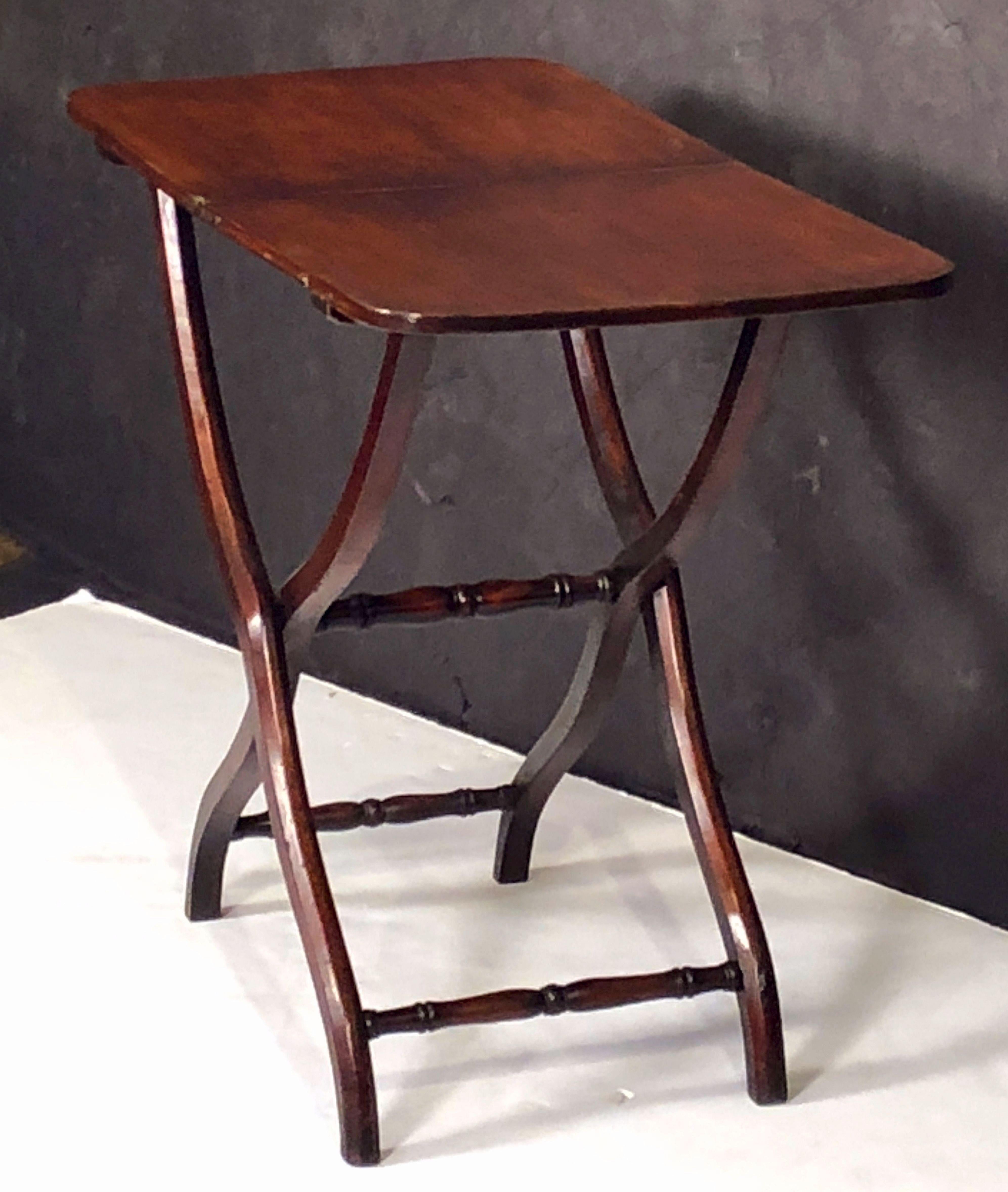 Metal English Coaching Table with Serpentine Legs of Mahogany For Sale