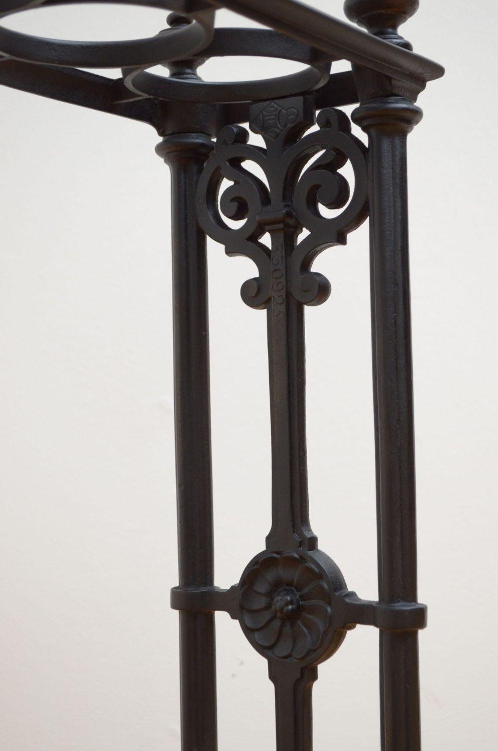 English Coalbrookdale Umbrella Stand In Good Condition For Sale In Whaley Bridge, GB
