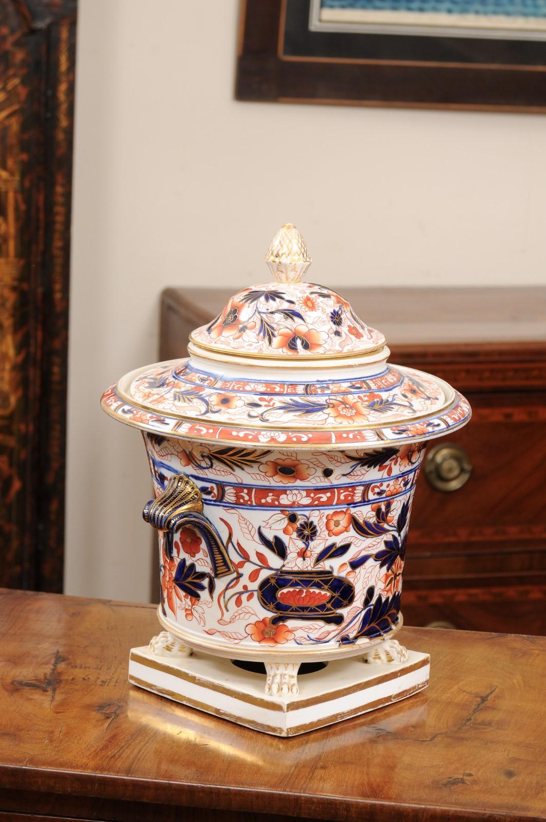 English Coalport Imari Champaign Cooler with Lid and Paw Feet, ca. 1810 For Sale 7
