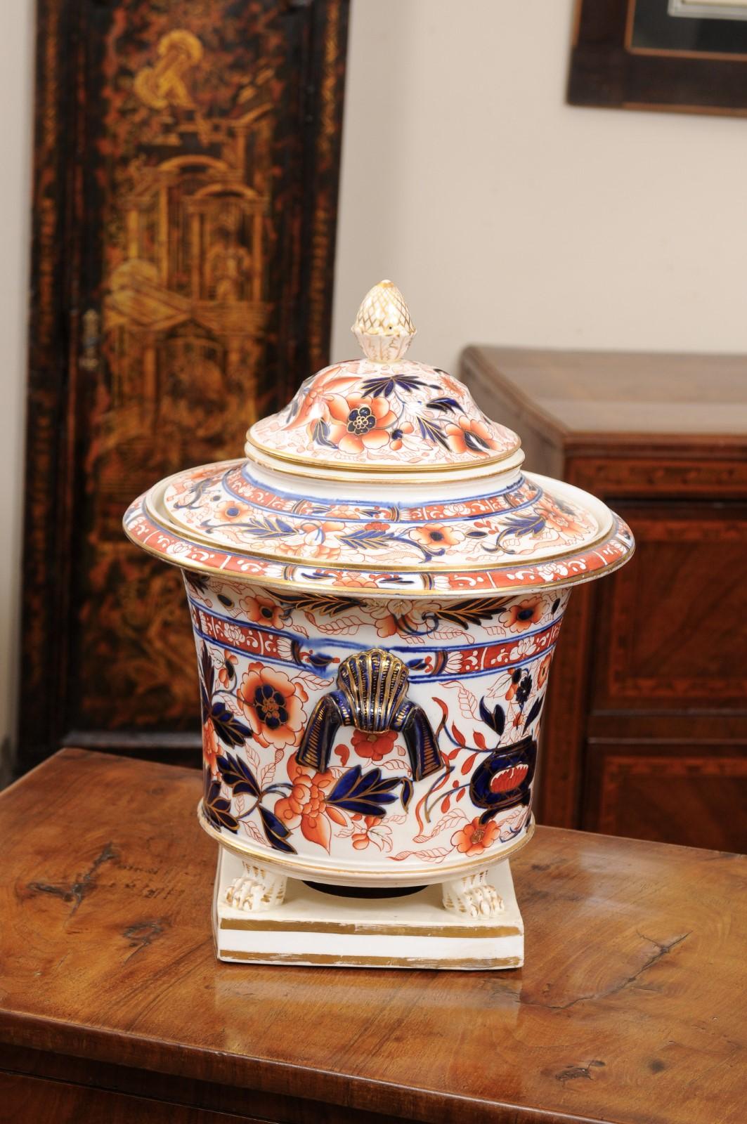 English Coalport Imari Champaign Cooler with Lid and Paw Feet, ca. 1810 For Sale 8
