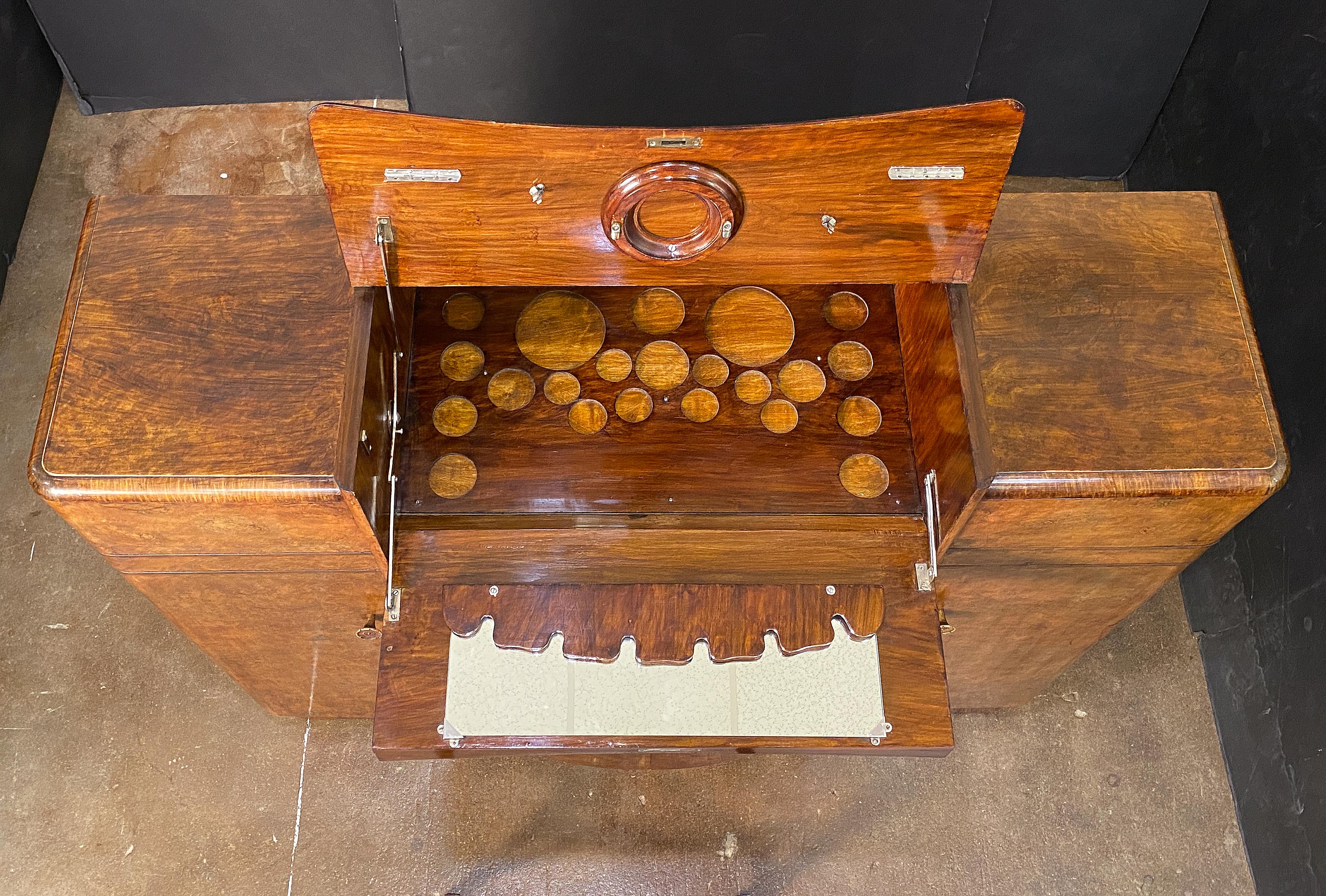 Bar à cocktails ou meuble à boissons anglais de l'époque Art Déco en vente 10