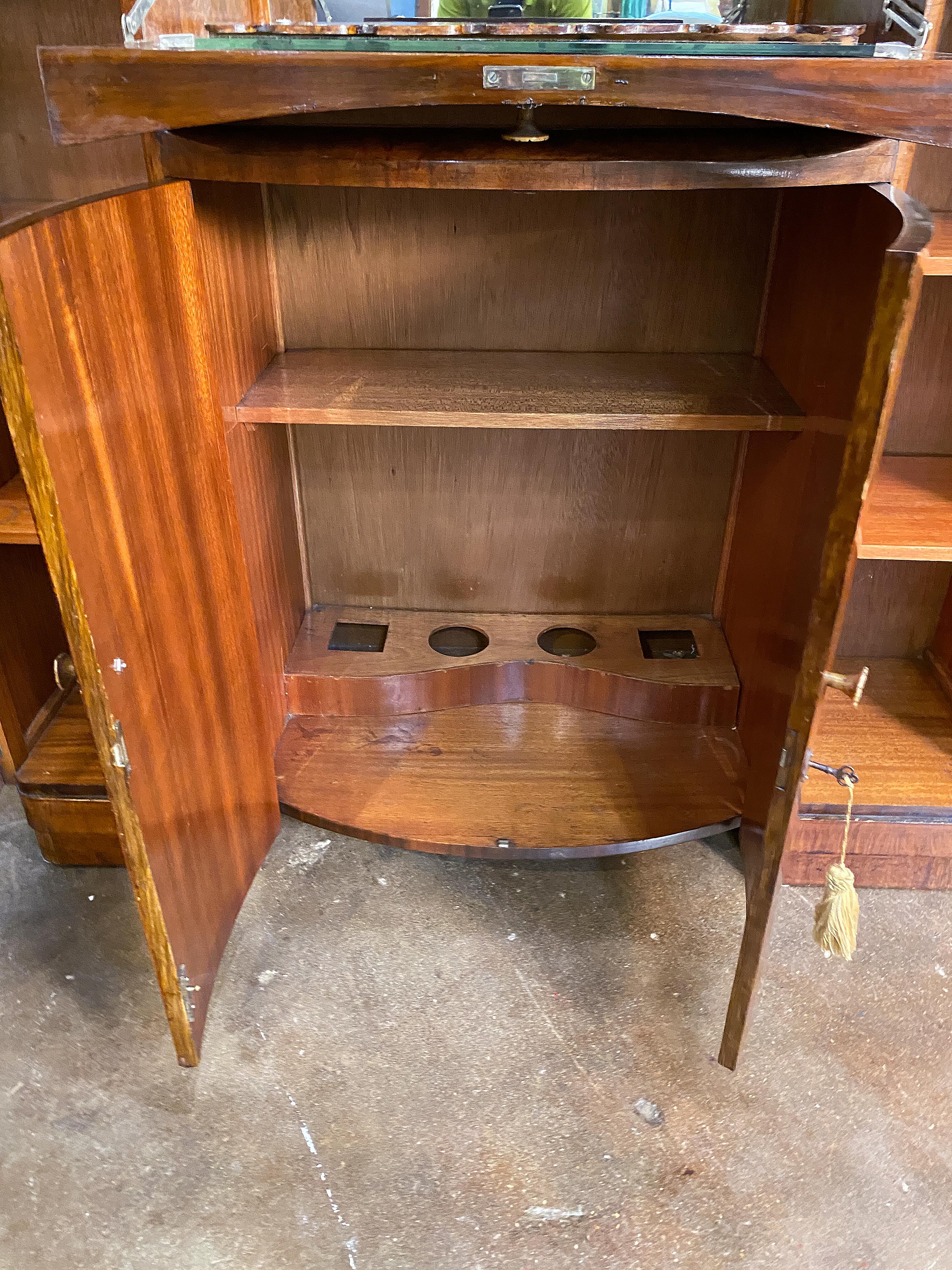 Bar à cocktails ou meuble à boissons anglais de l'époque Art Déco en vente 1