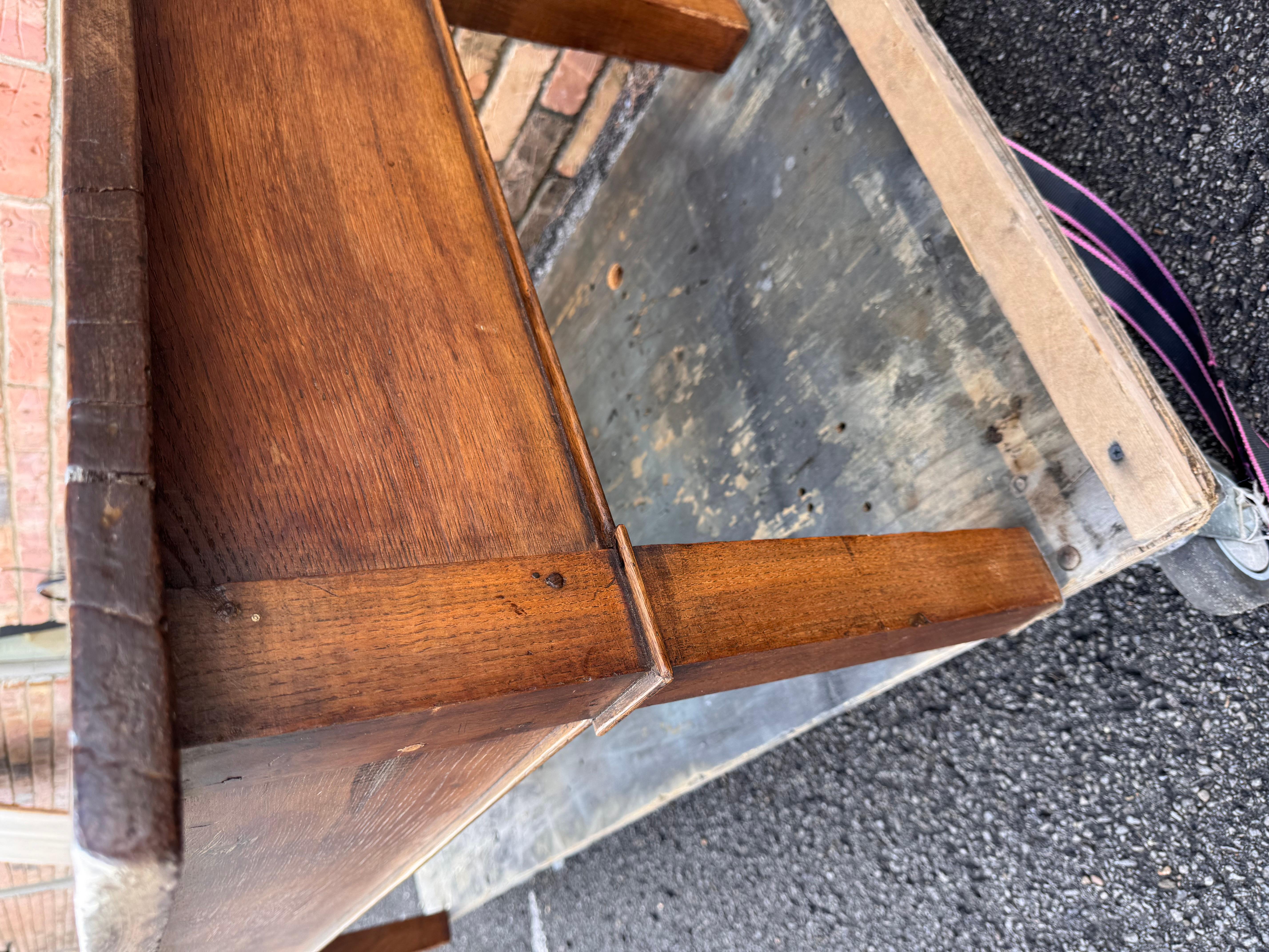 Table basse anglaise avec tiroirs en vente 4
