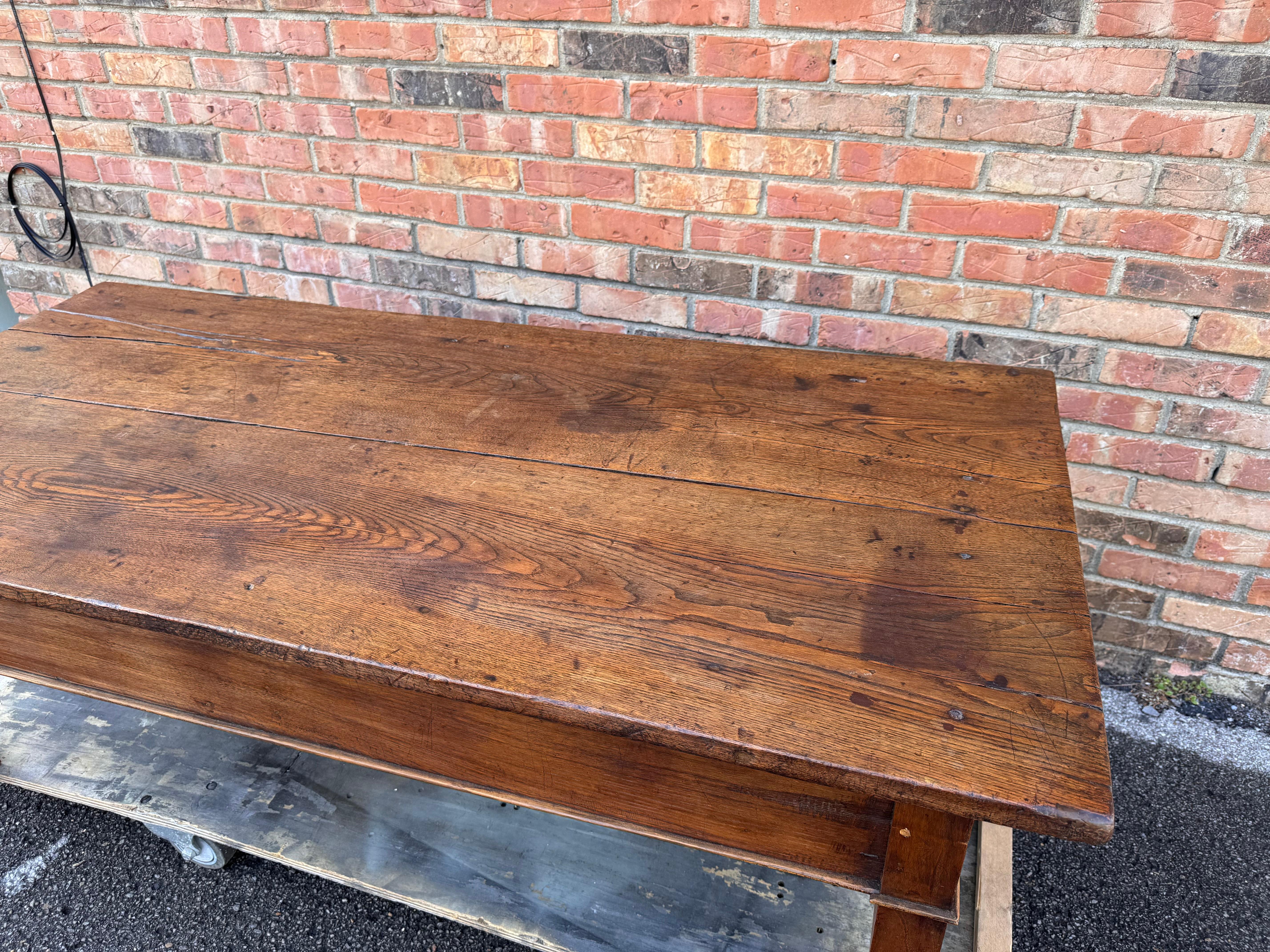 Table basse anglaise avec tiroirs en vente 5